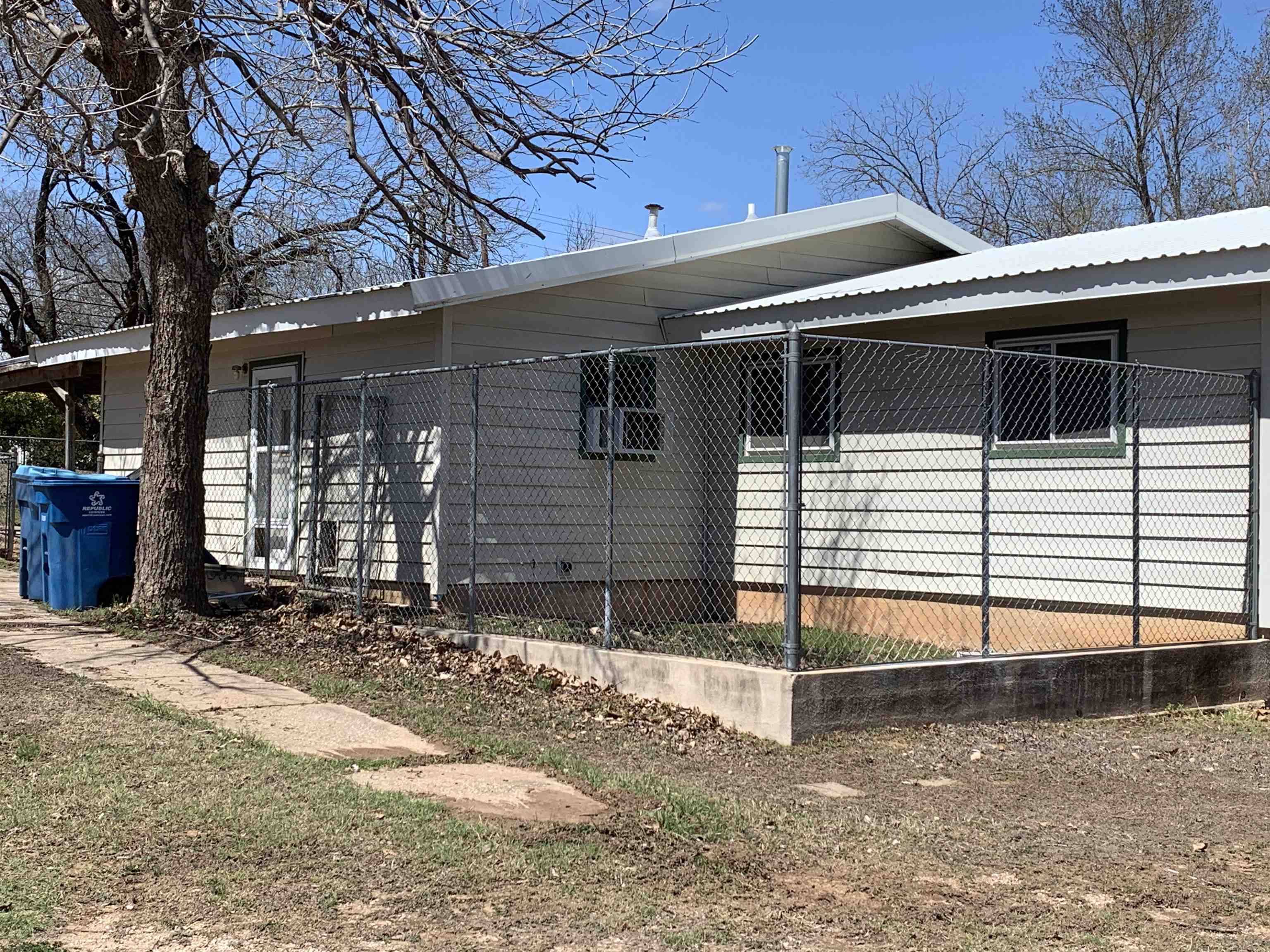 709 Pecan Valley Rd, Marble Falls, TX 78654