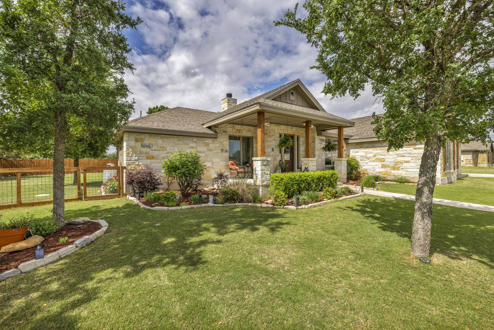 206 Stonehenge Way, Marble Falls, TX 78654