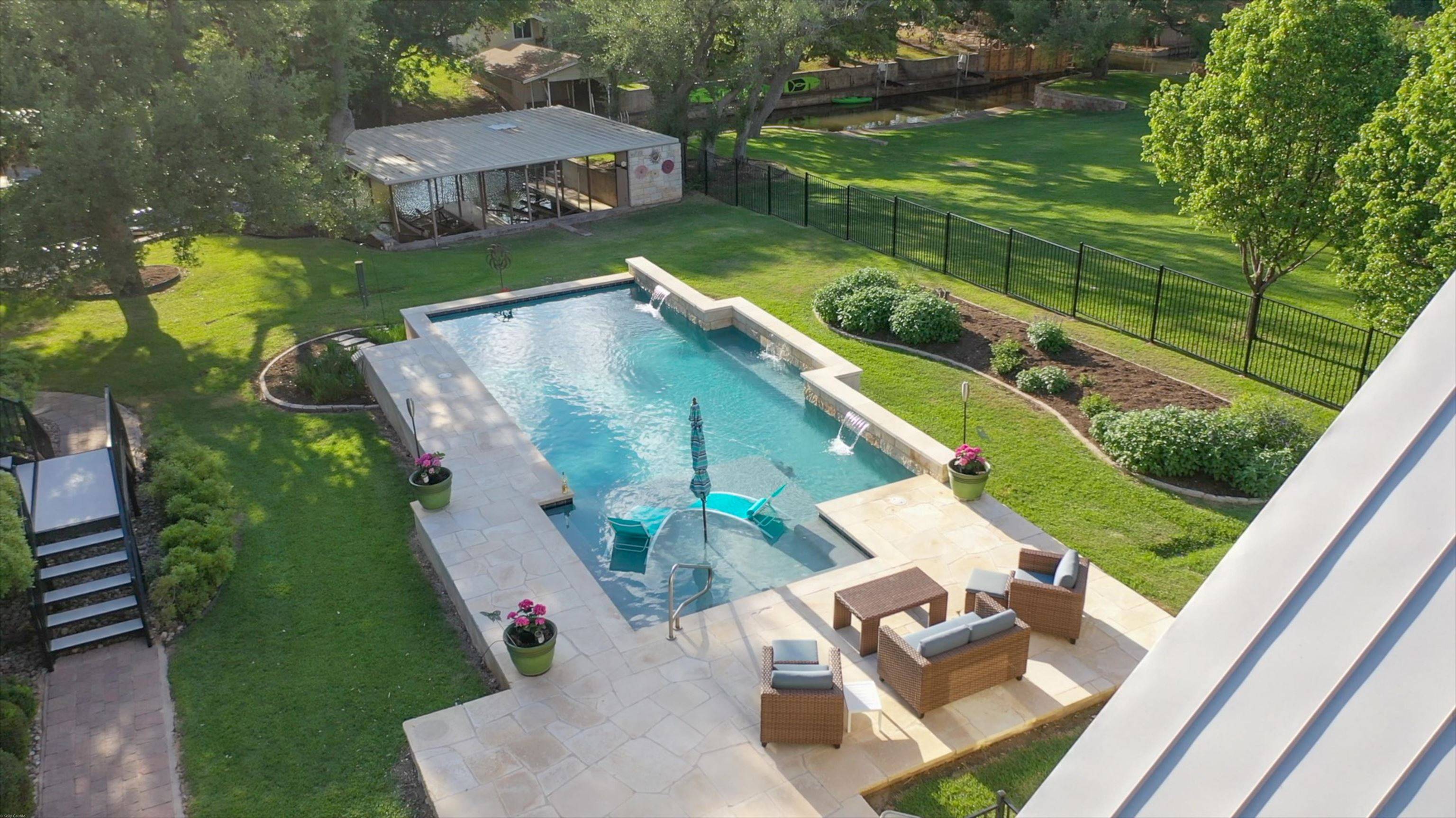 120 Sleepy Oaks DR, Kingsland, TX 78639
