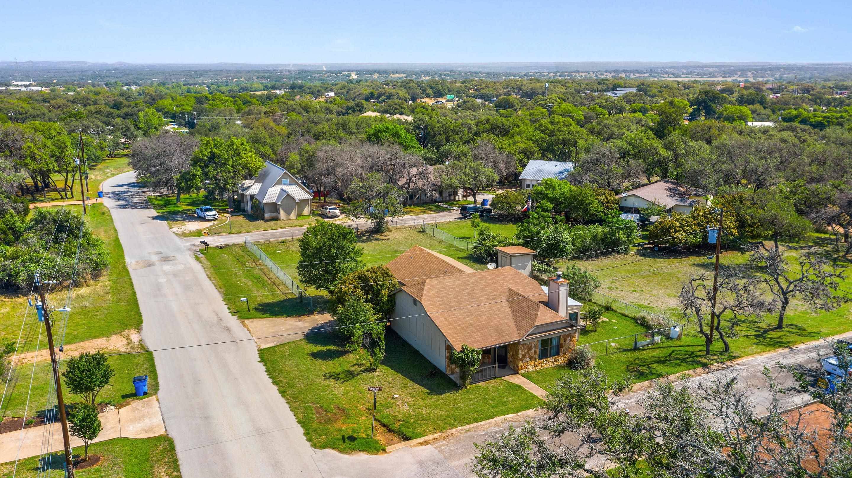 101 Pitchfork DR, Johnson City, TX 78636