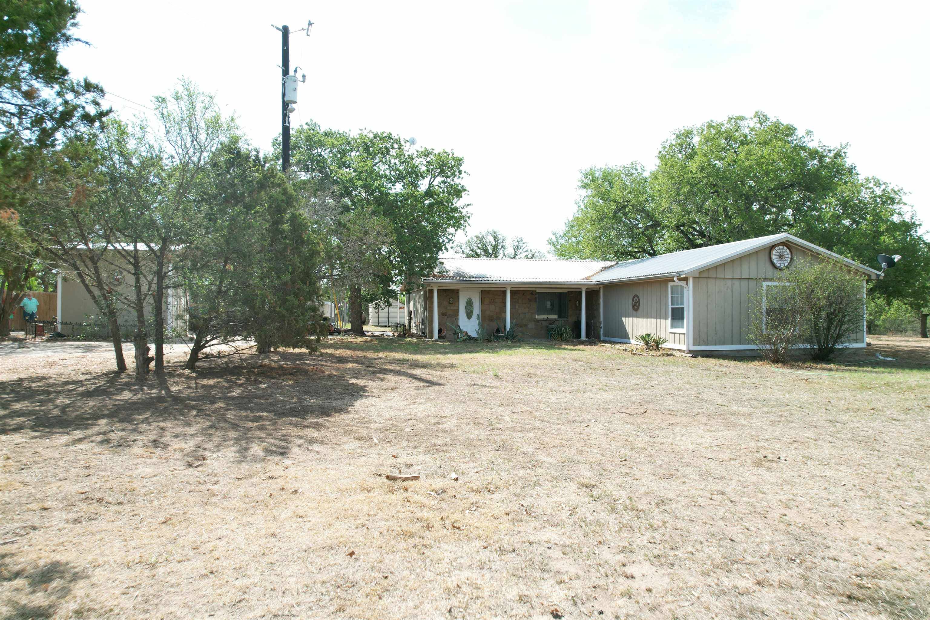 745 WOODLAND ACRES DR, Marble Falls, TX 78654