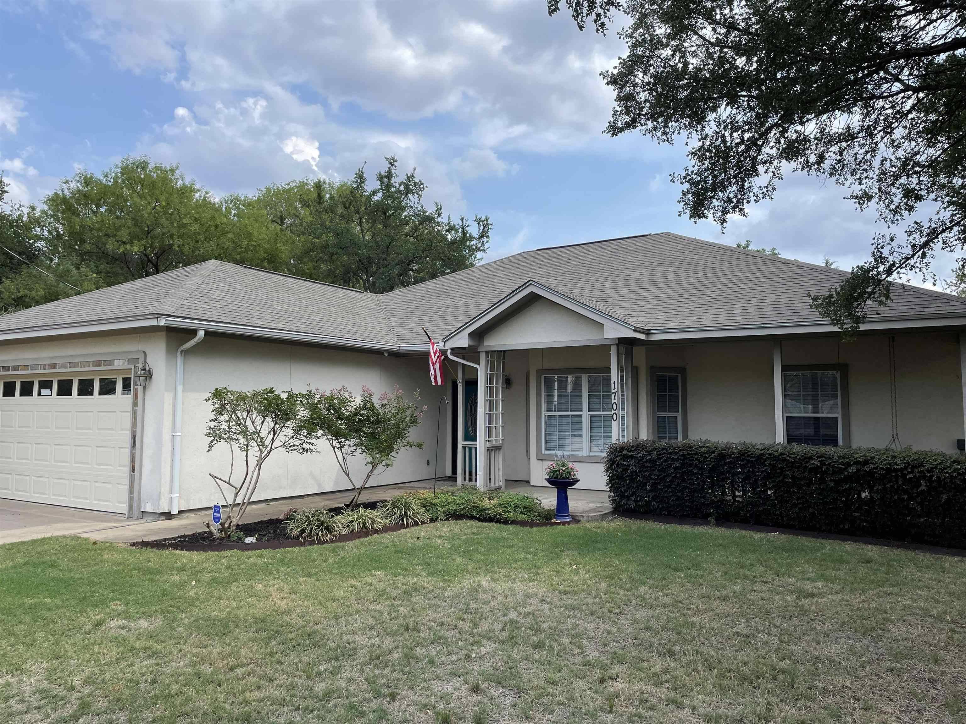 1700 Lacy DR, Marble Falls, TX 78654-0000
