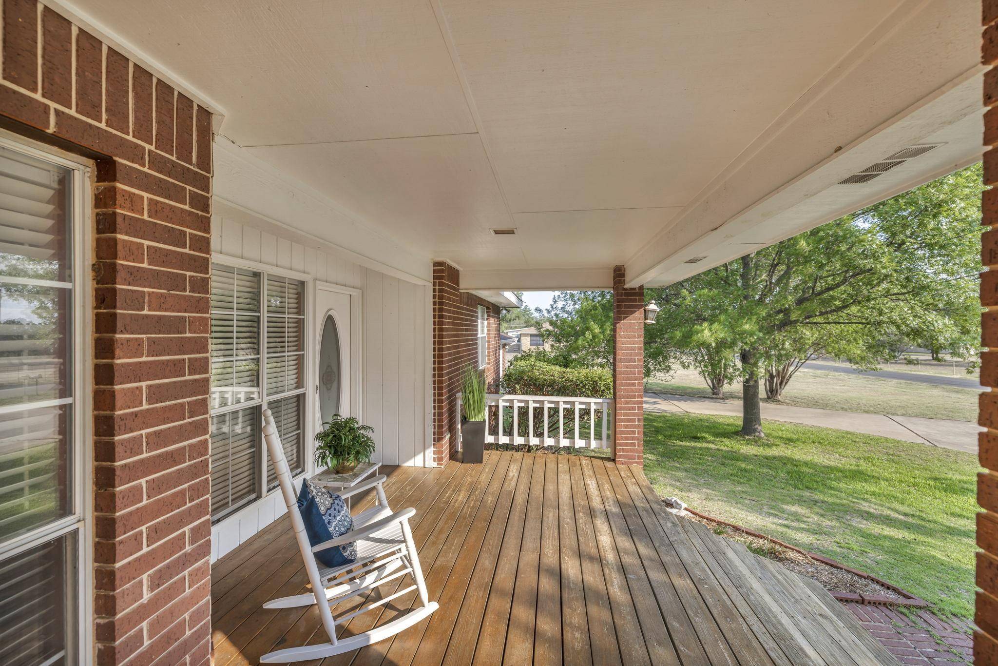 700 W Oak Ridge, Marble Falls, TX 78654