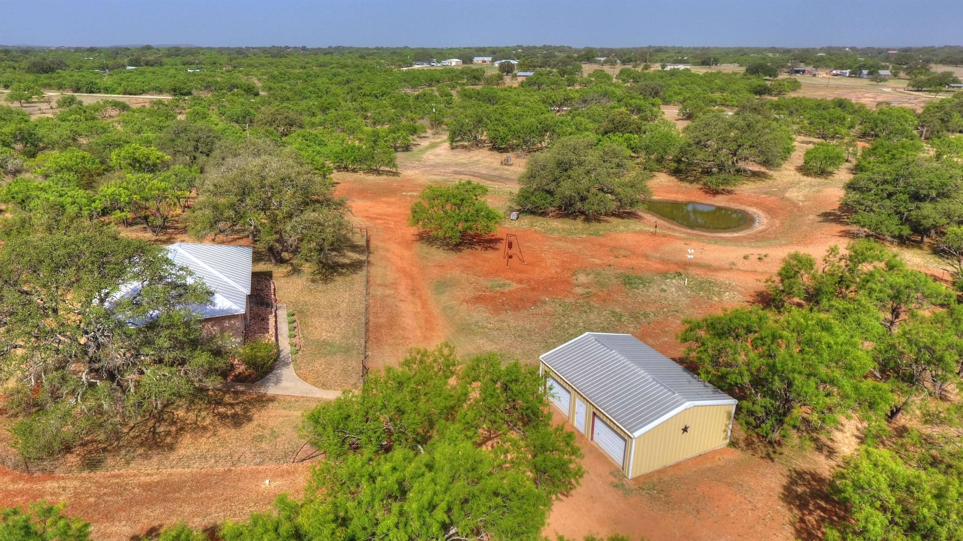 165 E Flag Creek Ranch RD, Llano, TX 78643