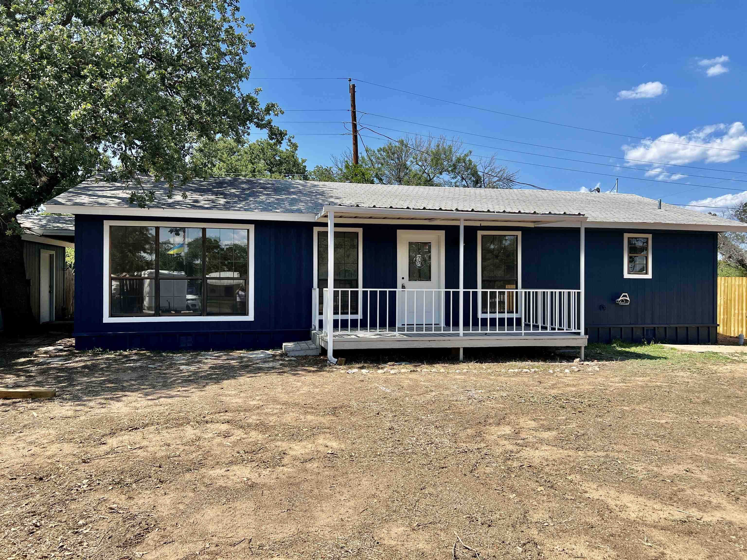 1503 Sioux TRL, Kingsland, TX 78639
