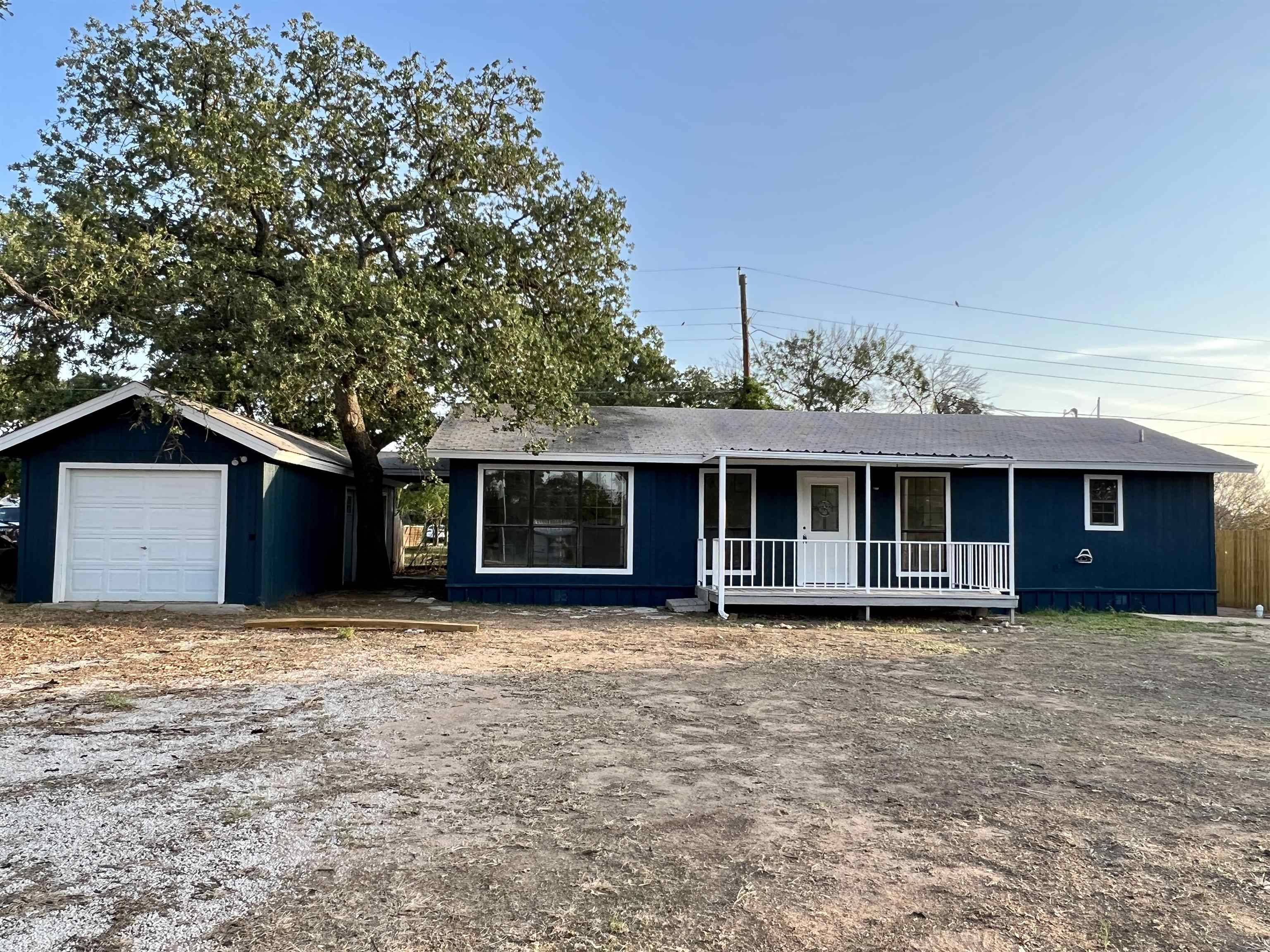 1503 Sioux TRL, Kingsland, TX 78639
