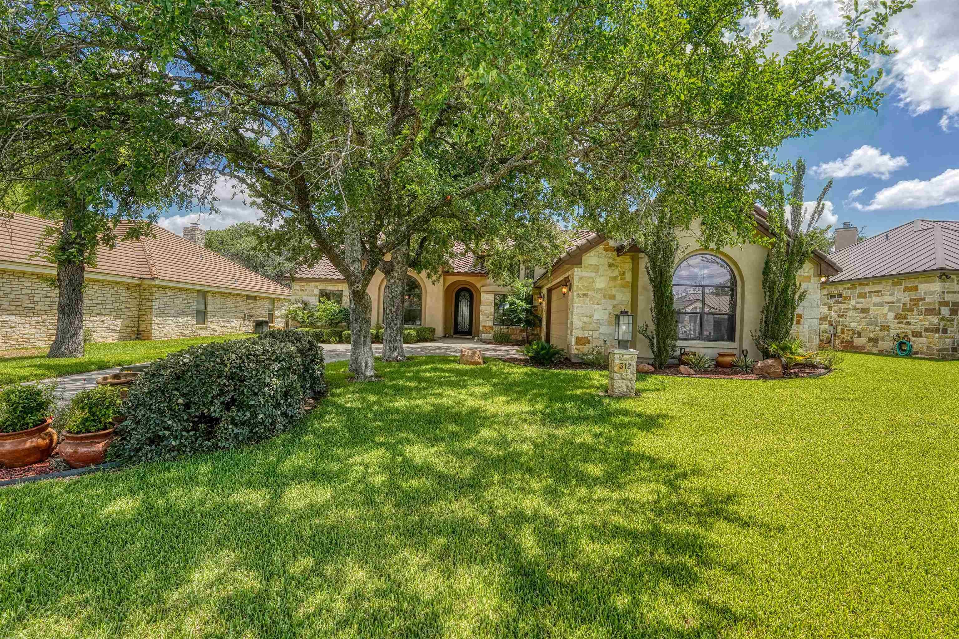 312 Fire Dance, Horseshoe Bay, TX 78657-000