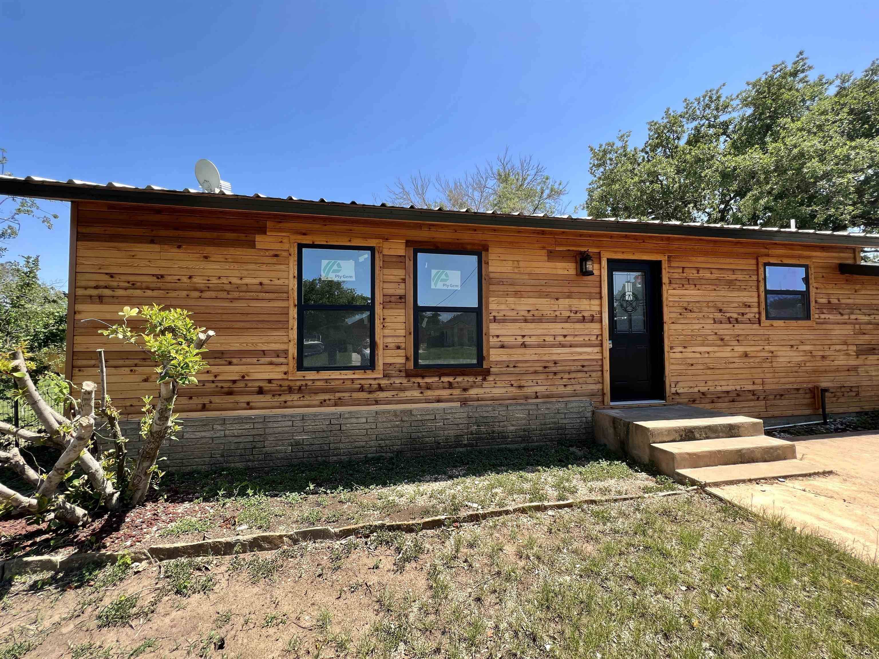 1506 Geronimo TRL, Kingsland, TX 78639