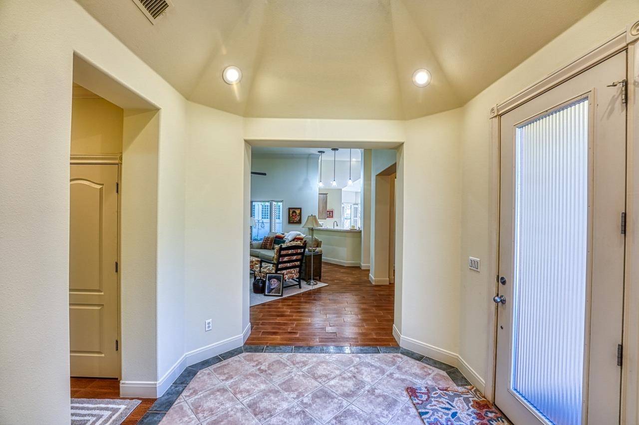 104 Mason CT, Horseshoe Bay, TX 78657