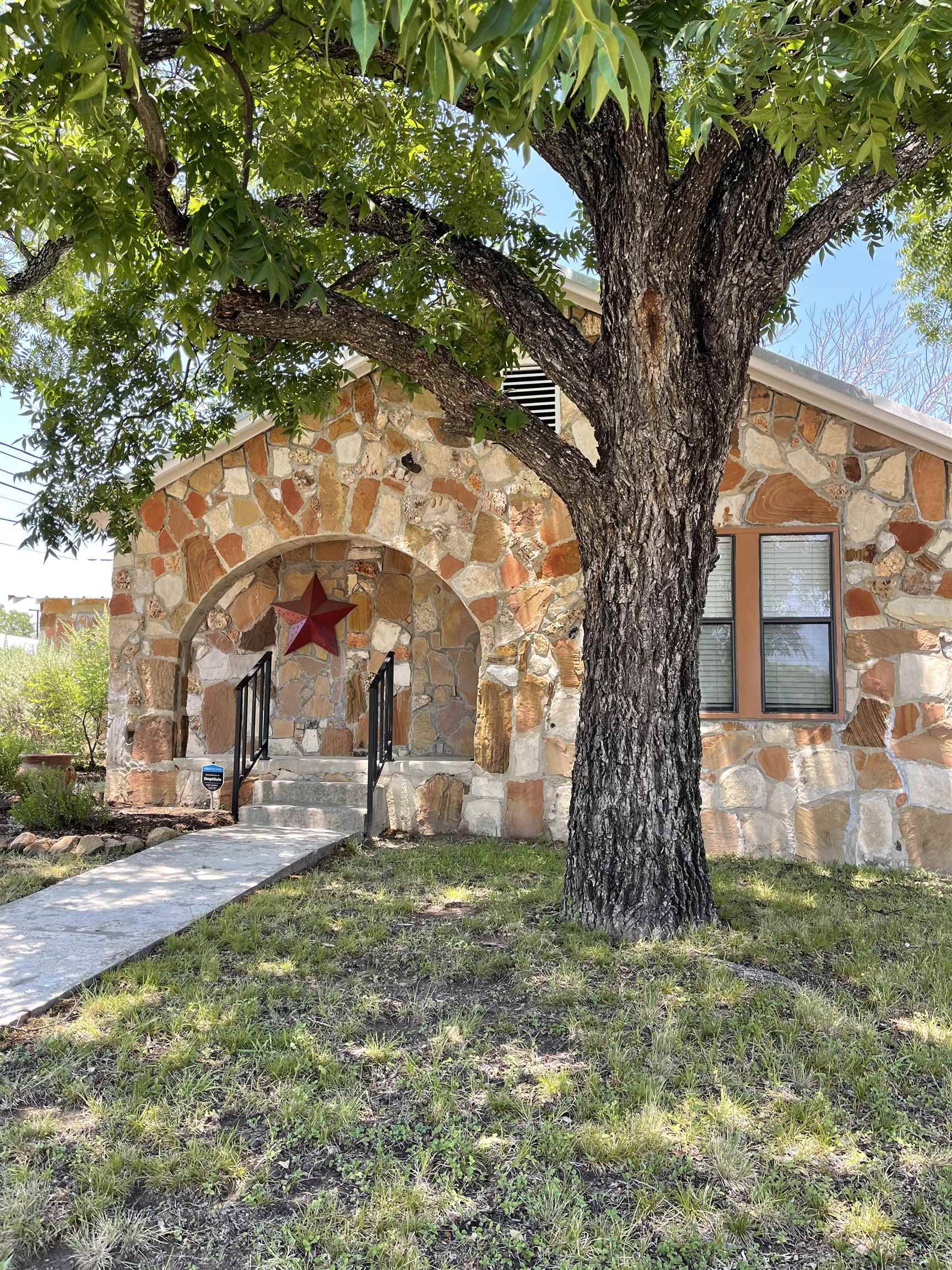 302 N Arnold, Lampasas, TX 76550