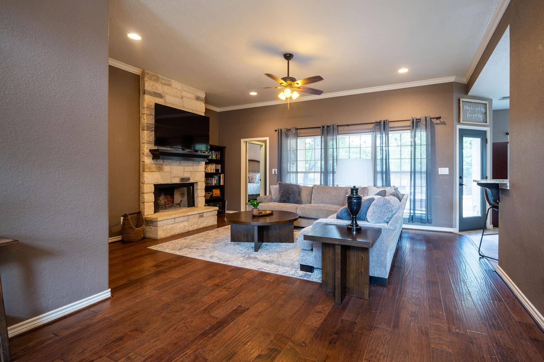 707 Woodland Park Dr., Marble Falls, TX 78654-4658