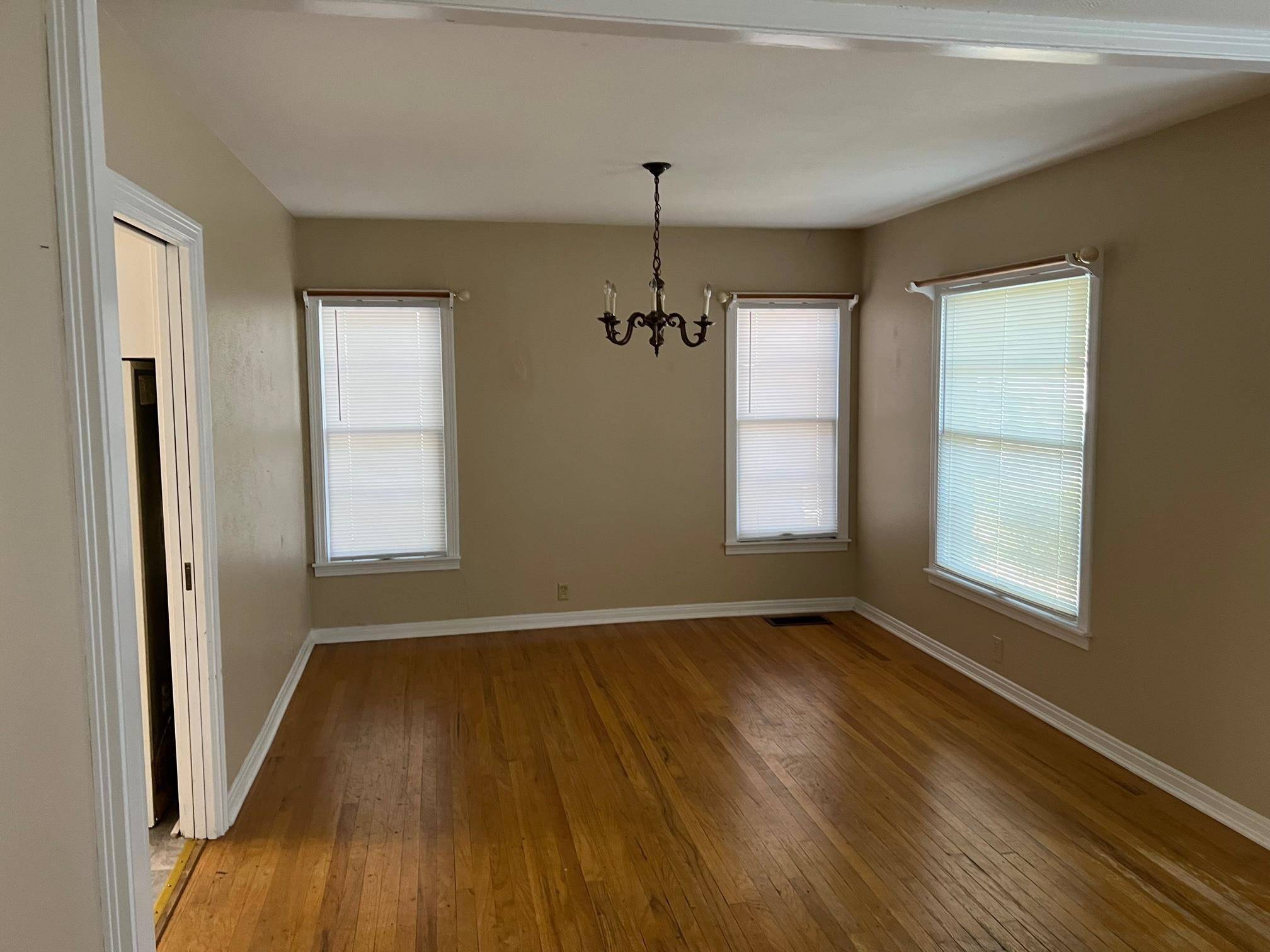 802 W North Ave, Lampasas, TX 76550