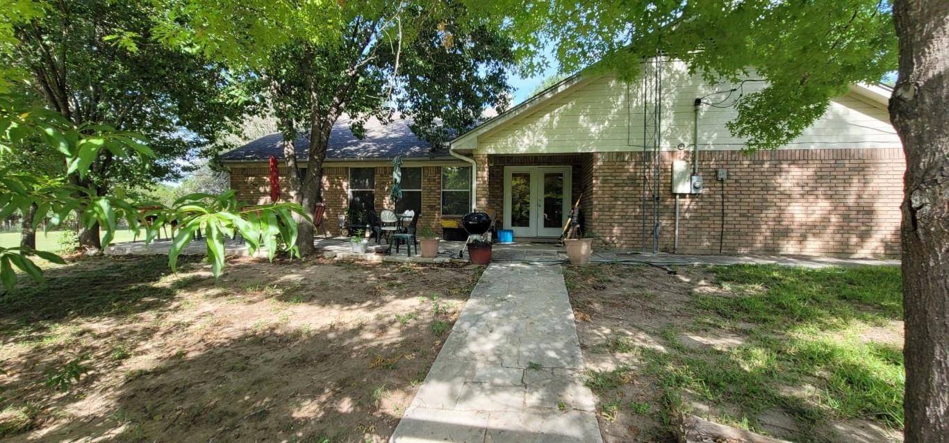 3642 County Road 1020, Lampasas, TX 76550-3479