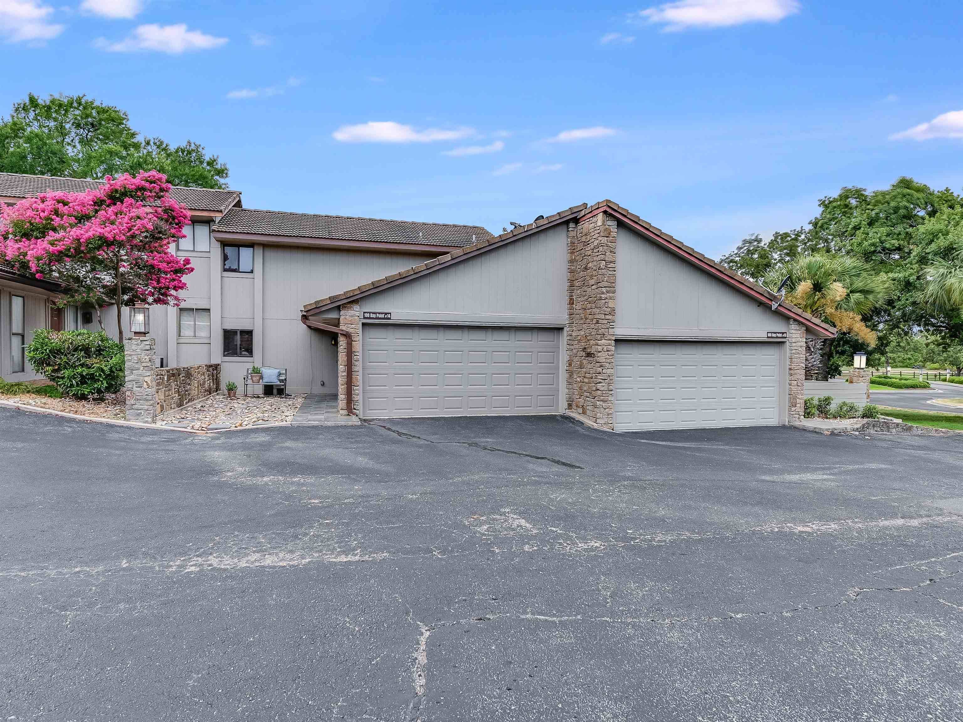 100 Bay Point #14 DR, Horseshoe Bay, TX 78657