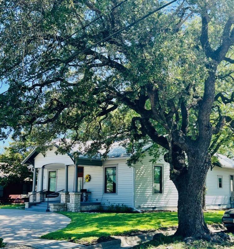 502 S Spring St, Lampasas, TX 76550