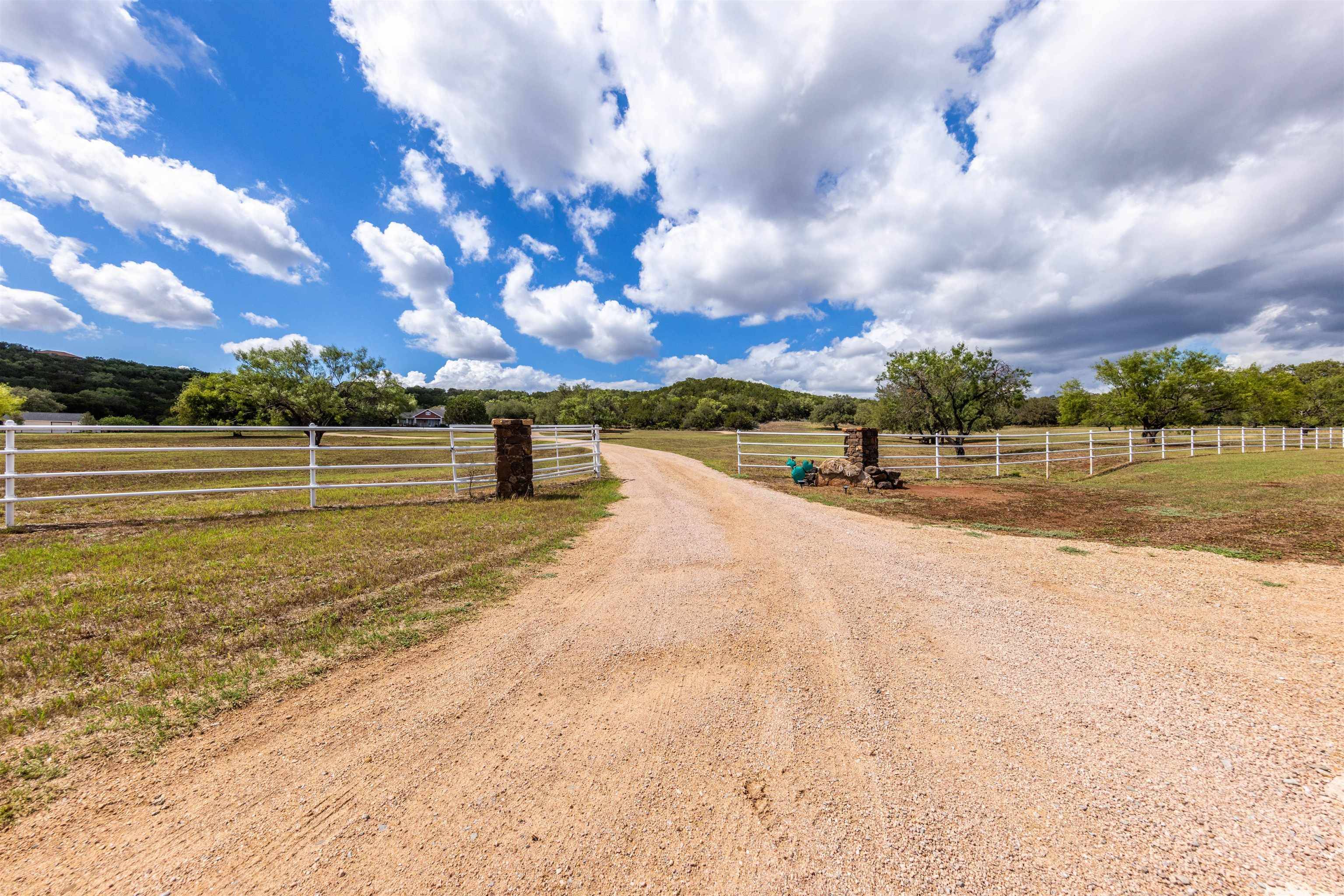 700 Stone Mountain DR, Marble Falls, TX 78654