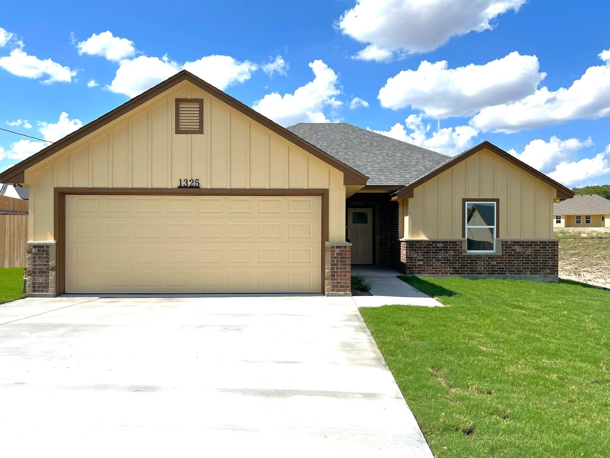 1325 Sandstone Cv, Lampasas, TX 76550