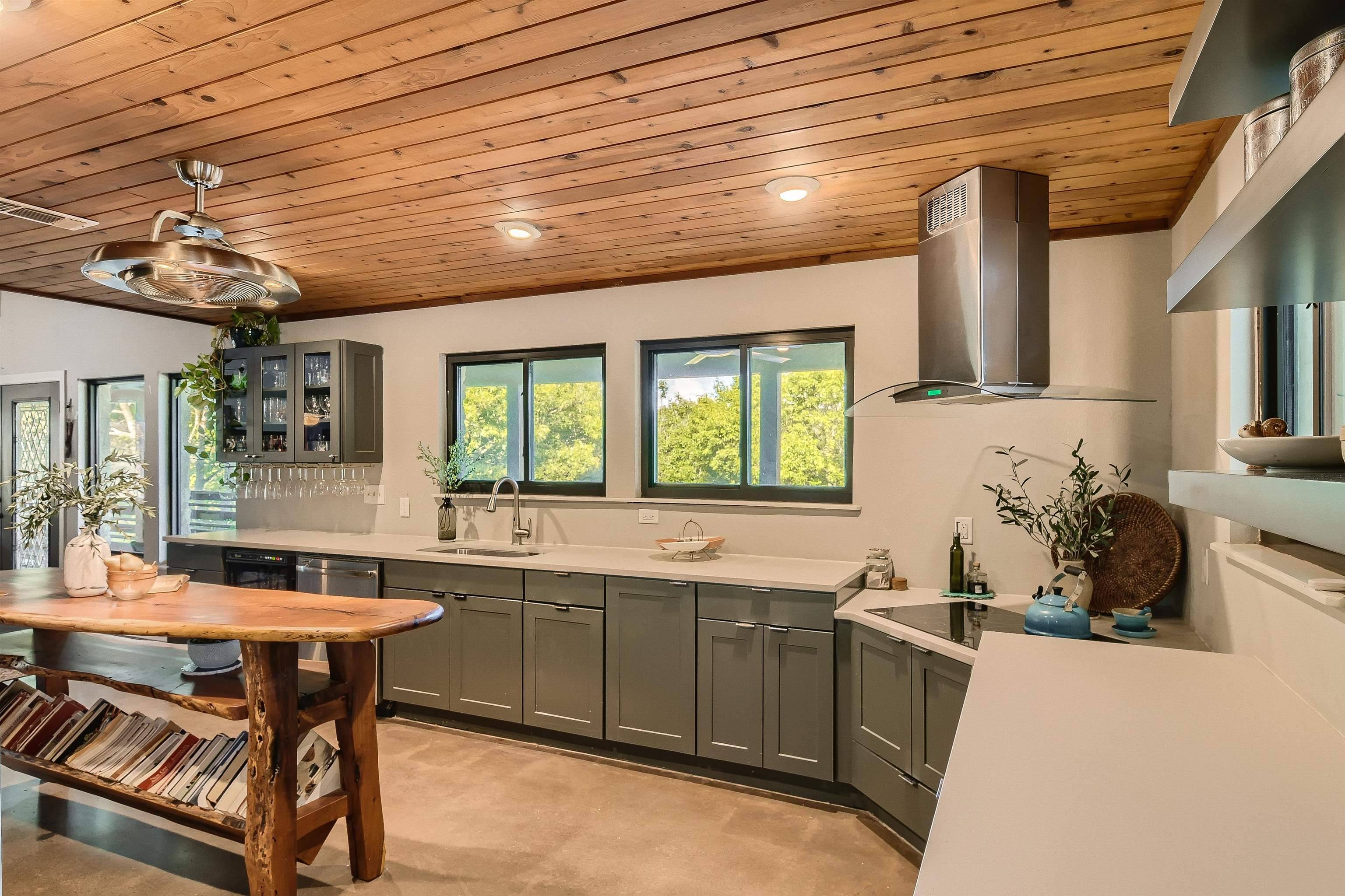 315 S Canyonwood DR, Dripping Springs, TX 78620
