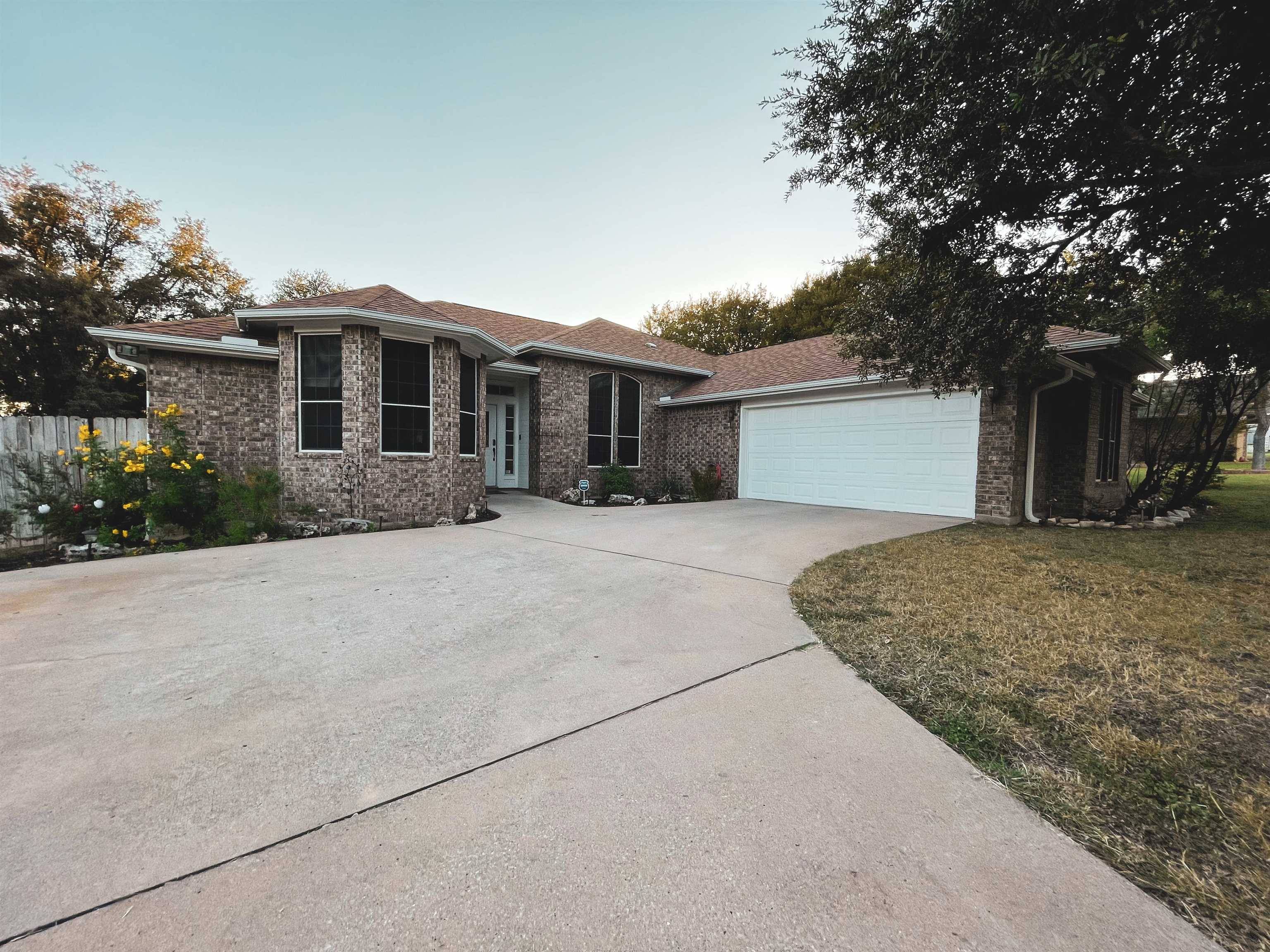 400 Amy Circle, Marble Falls, TX 78654