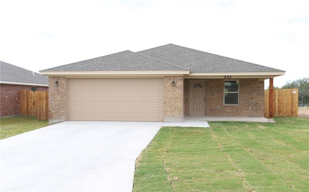 905 Blane CIR, Lampasas, TX 76550