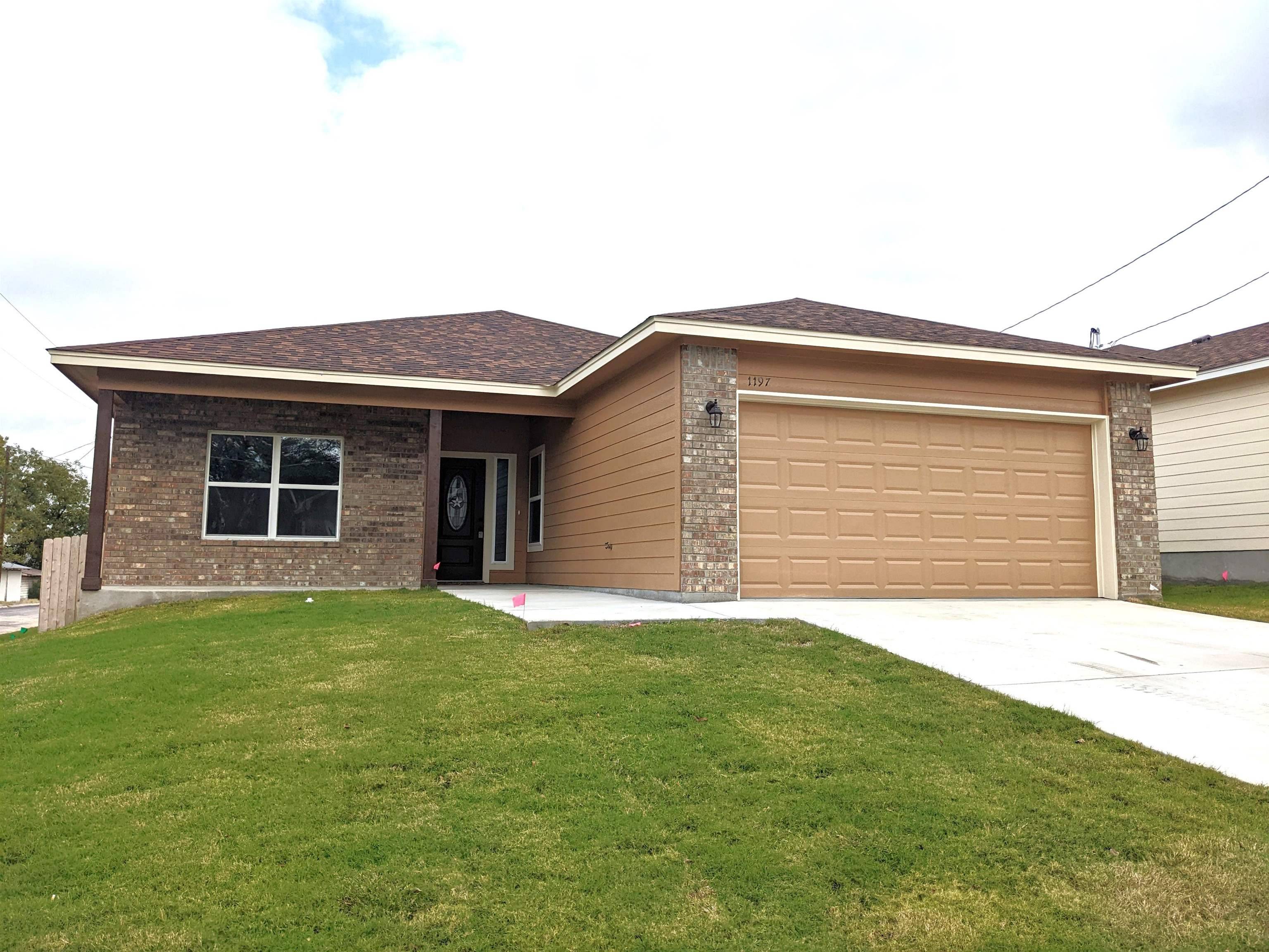 1197 Bridge ST, Lampasas, TX 76550
