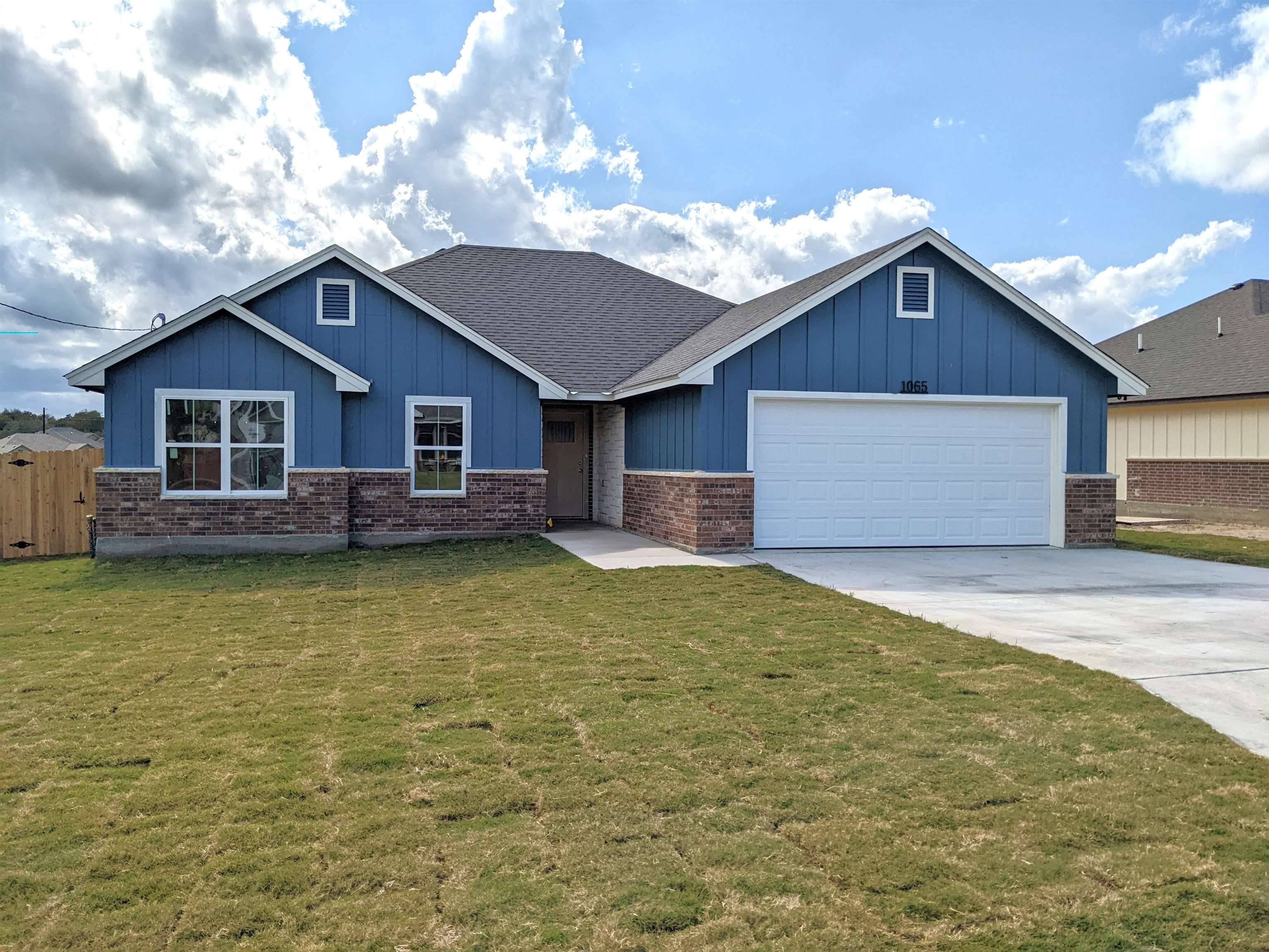 1065 Fieldstone Dr, Lampasas, TX 76550