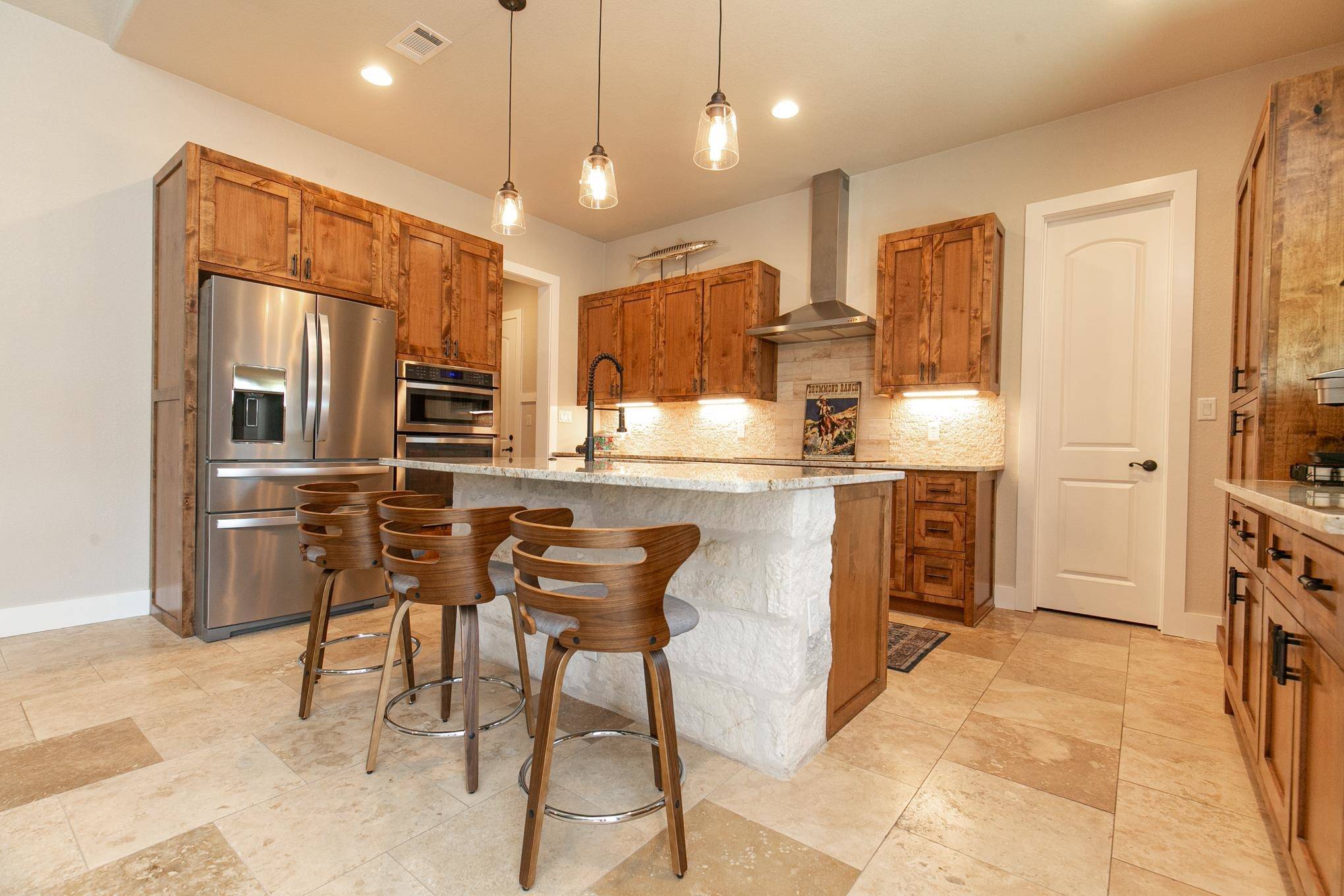 906 Canyon Oak CIR, Marble Falls, TX 78654