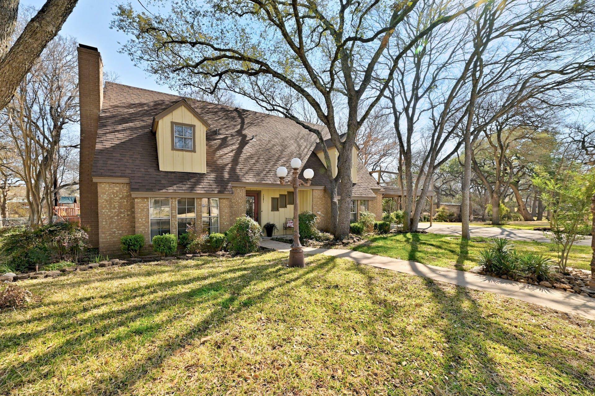 1201 Arbor LN, Marble Falls, TX 78654