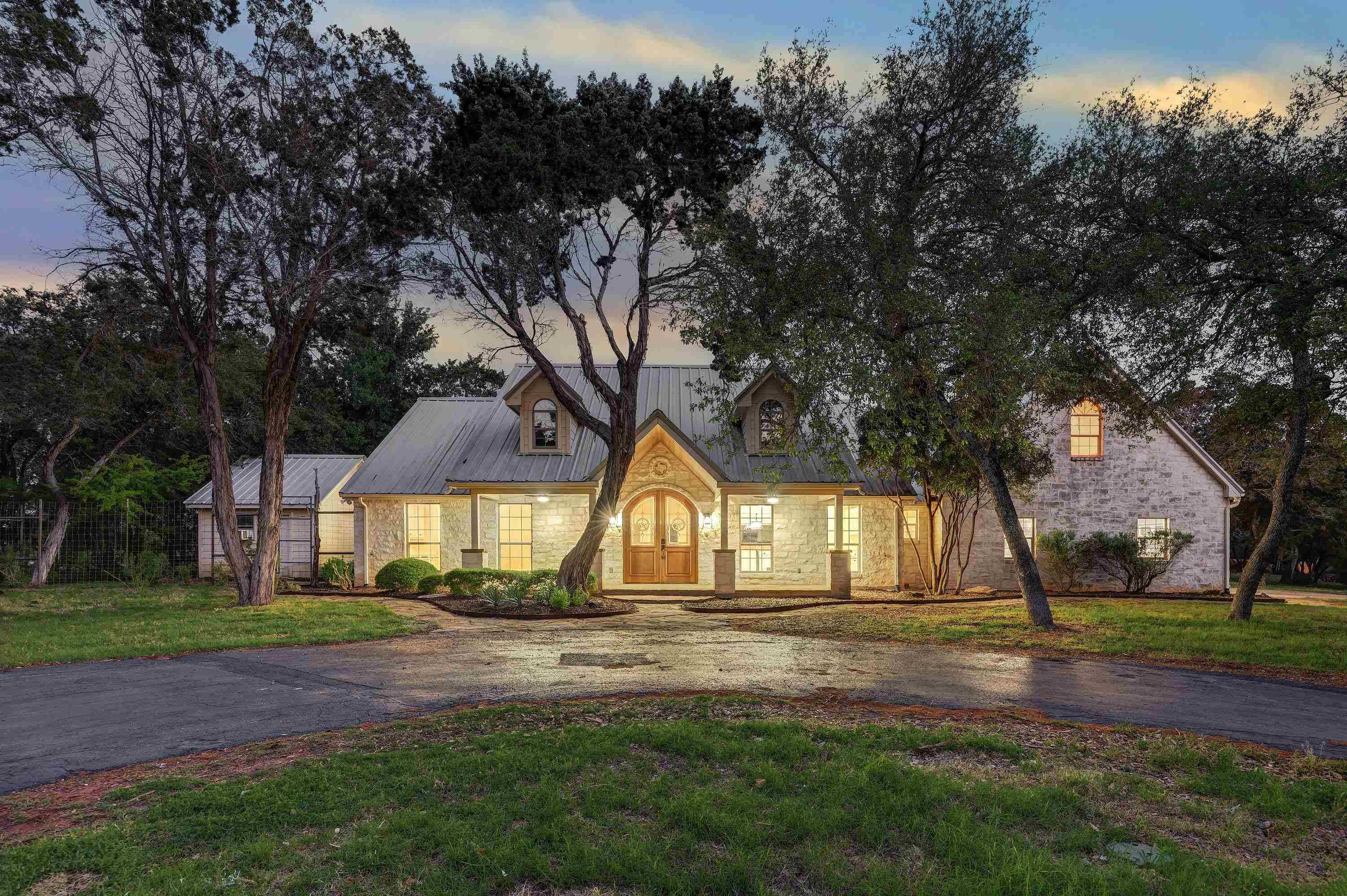 801 Avenida Serena, Marble Falls, TX 78654