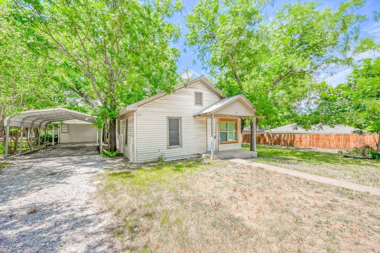 605 W Avenue B ST, Lampasas, TX 76550