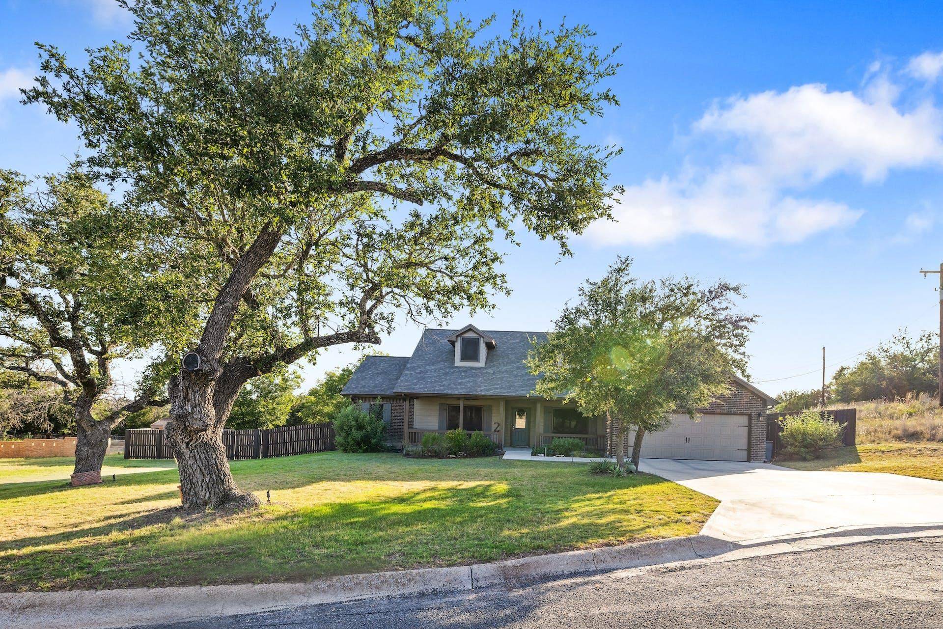 2 Samac LN, Lampasas, TX 76550