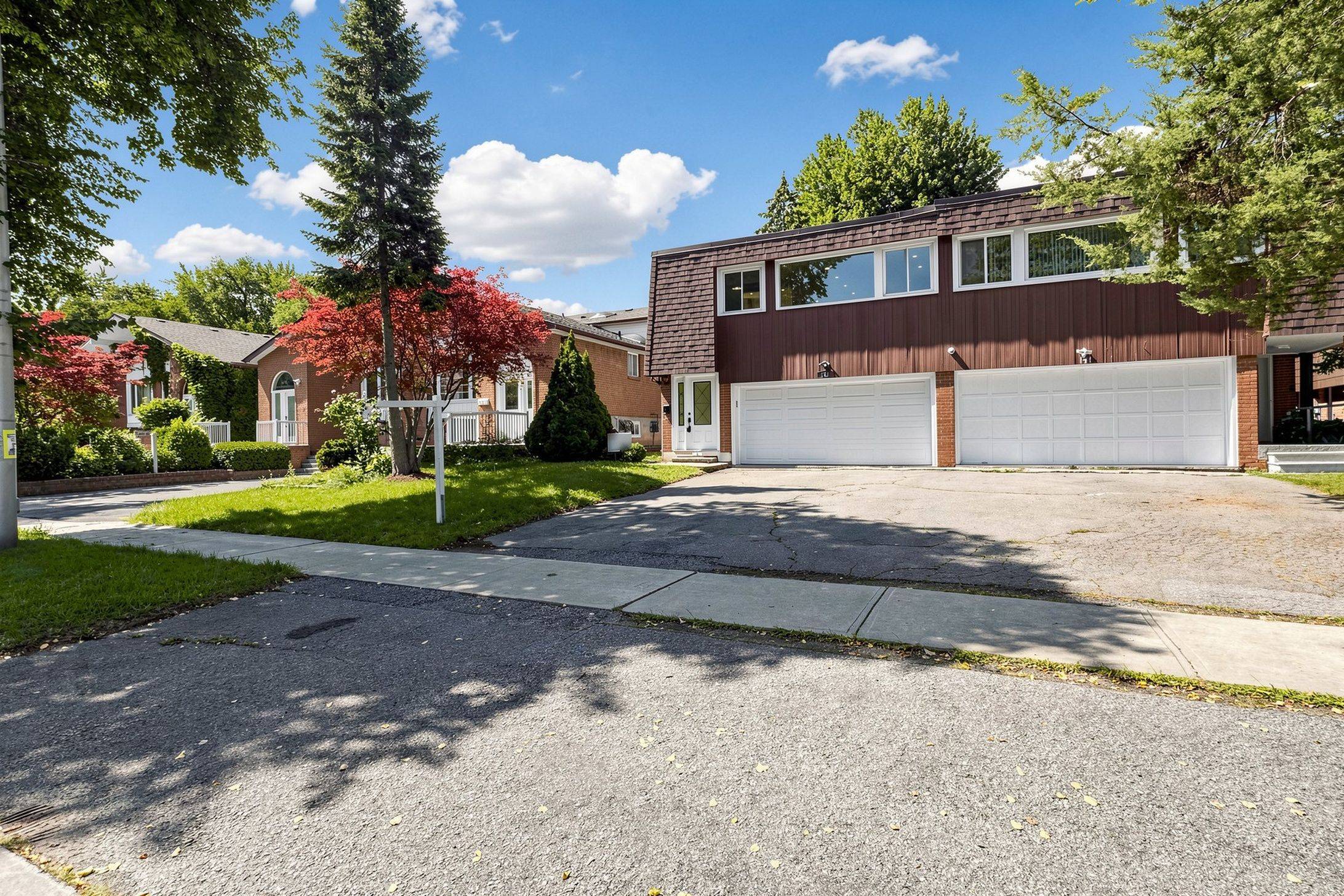 143 Silas Hill DR, Toronto C15, ON M2J 2X8