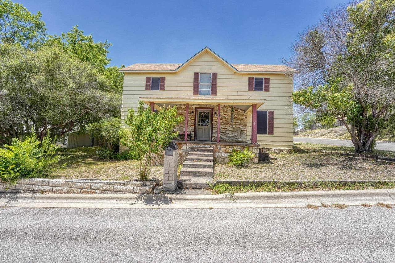 108 N Walnut ST, Lampasas, TX 76550