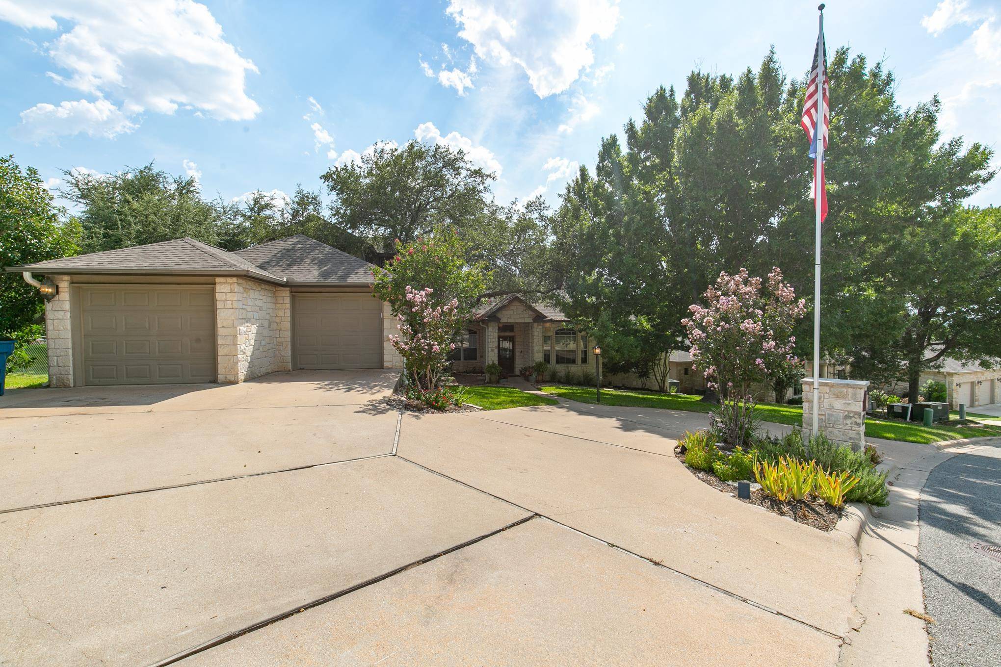208 Gateway Circle, Marble Falls, TX 78654
