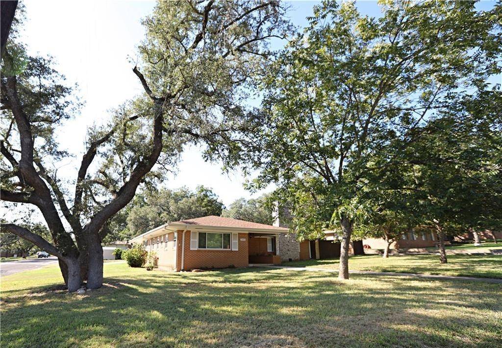 1302 W Avenue A, Lampasas, TX 76550