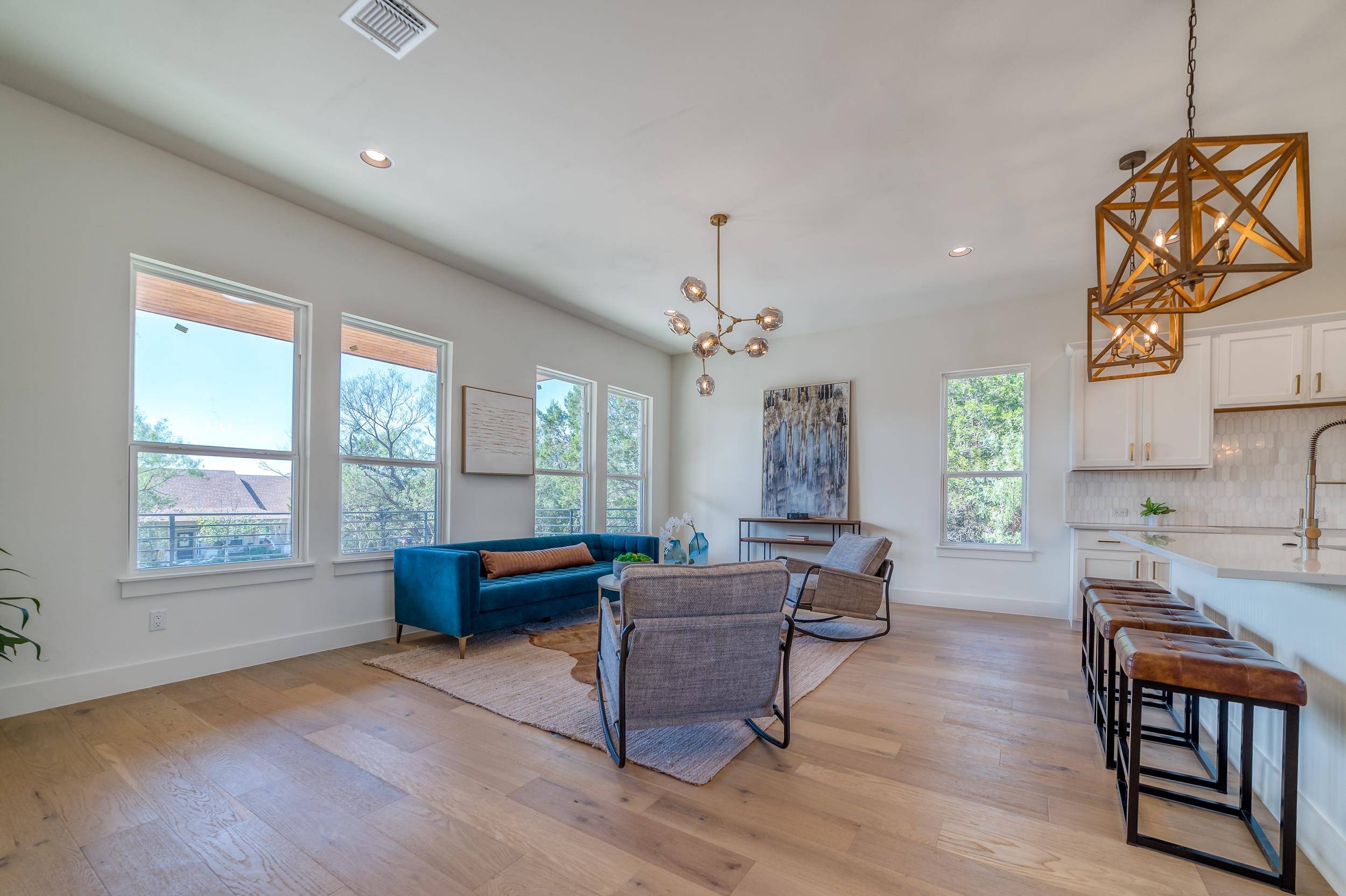 101 Cove Creek Dr, Spicewood, TX 78669