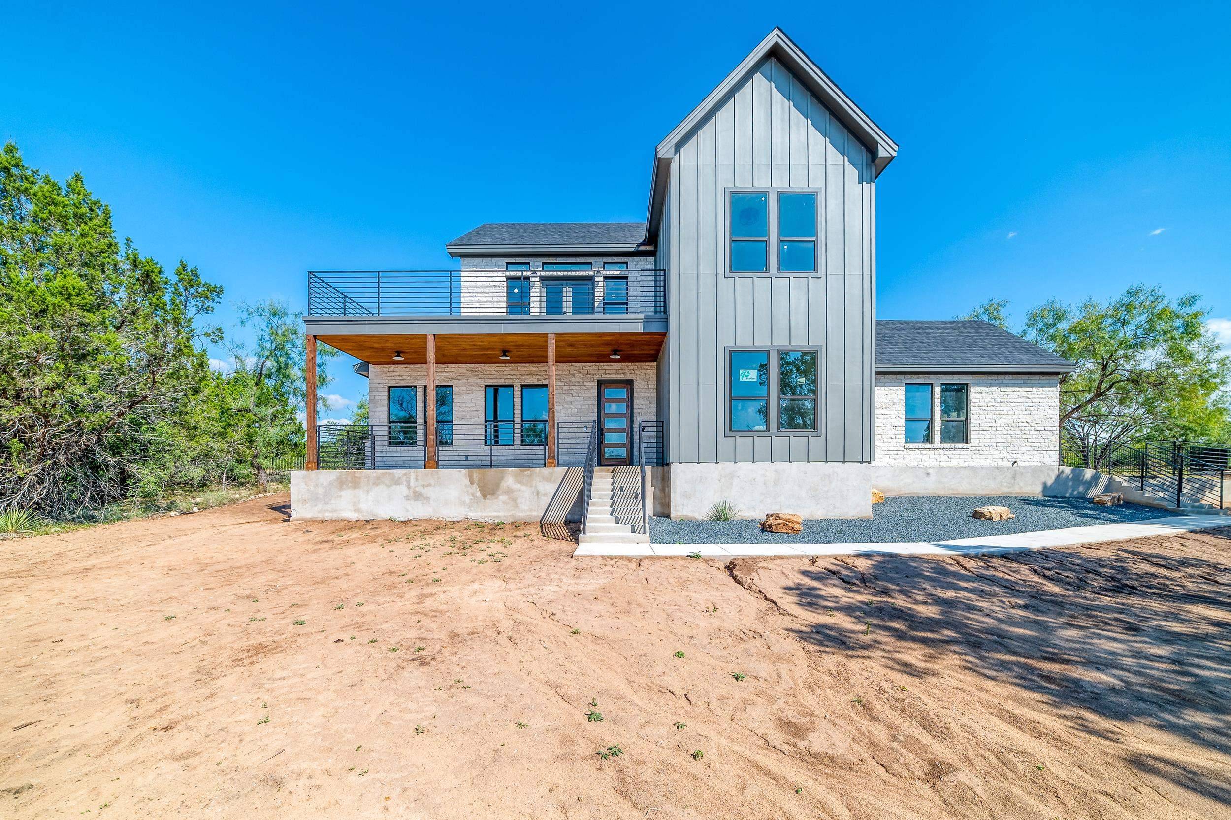 101 Cove Creek Dr, Spicewood, TX 78669