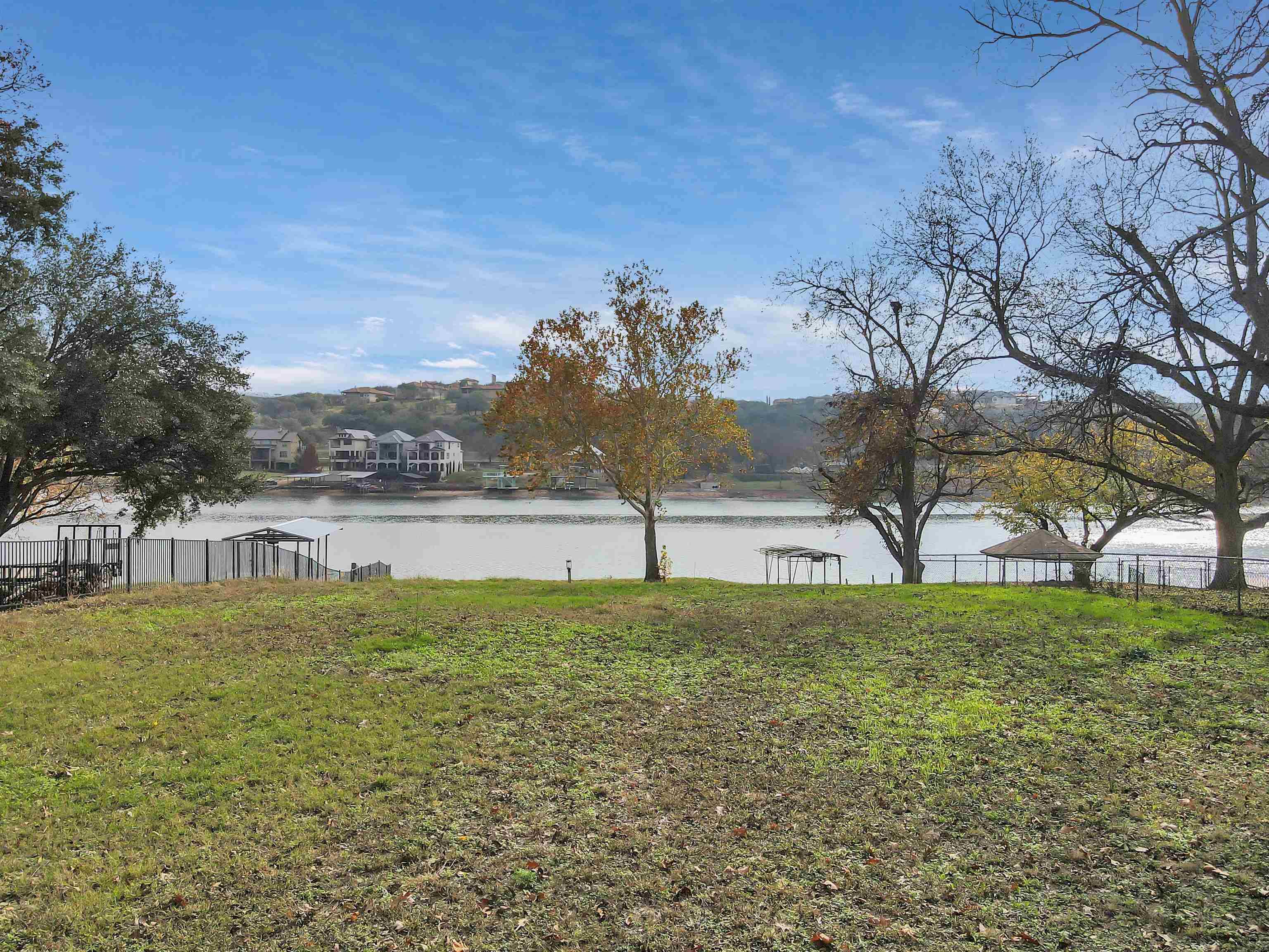 1005 Lakeshore DR, Marble Falls, TX 78654