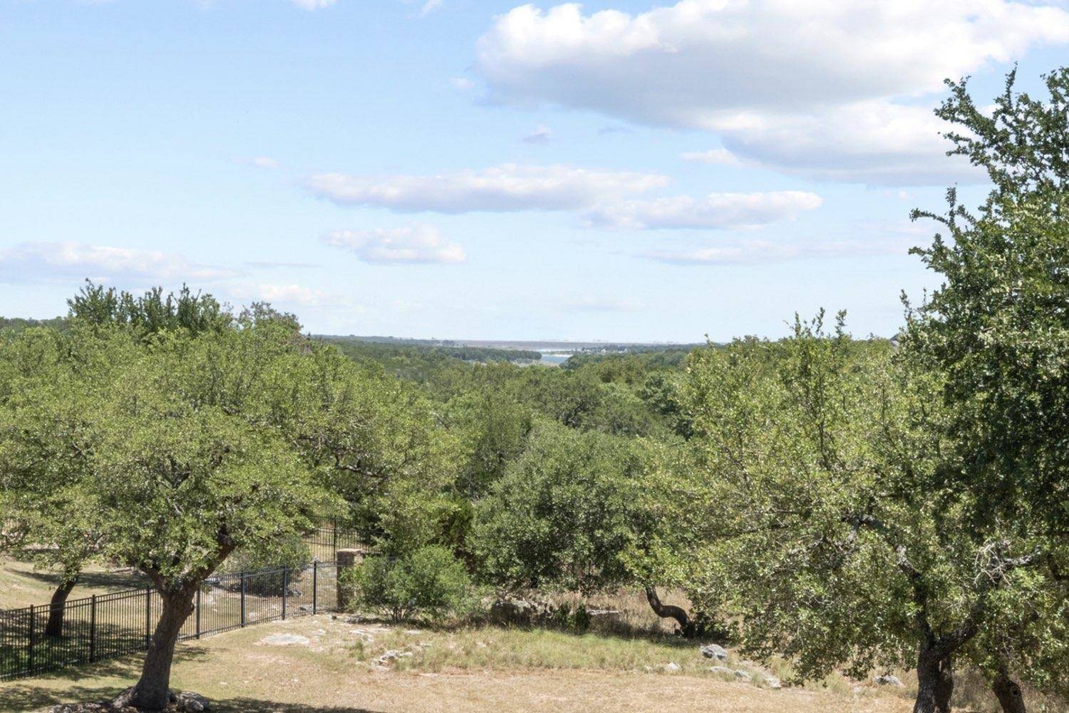 322 Highland Spring LN, Georgetown, TX 78633