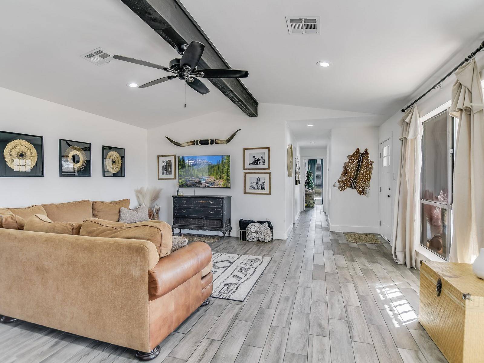 213 E Oak Ridge DR, Marble Falls, TX 78654
