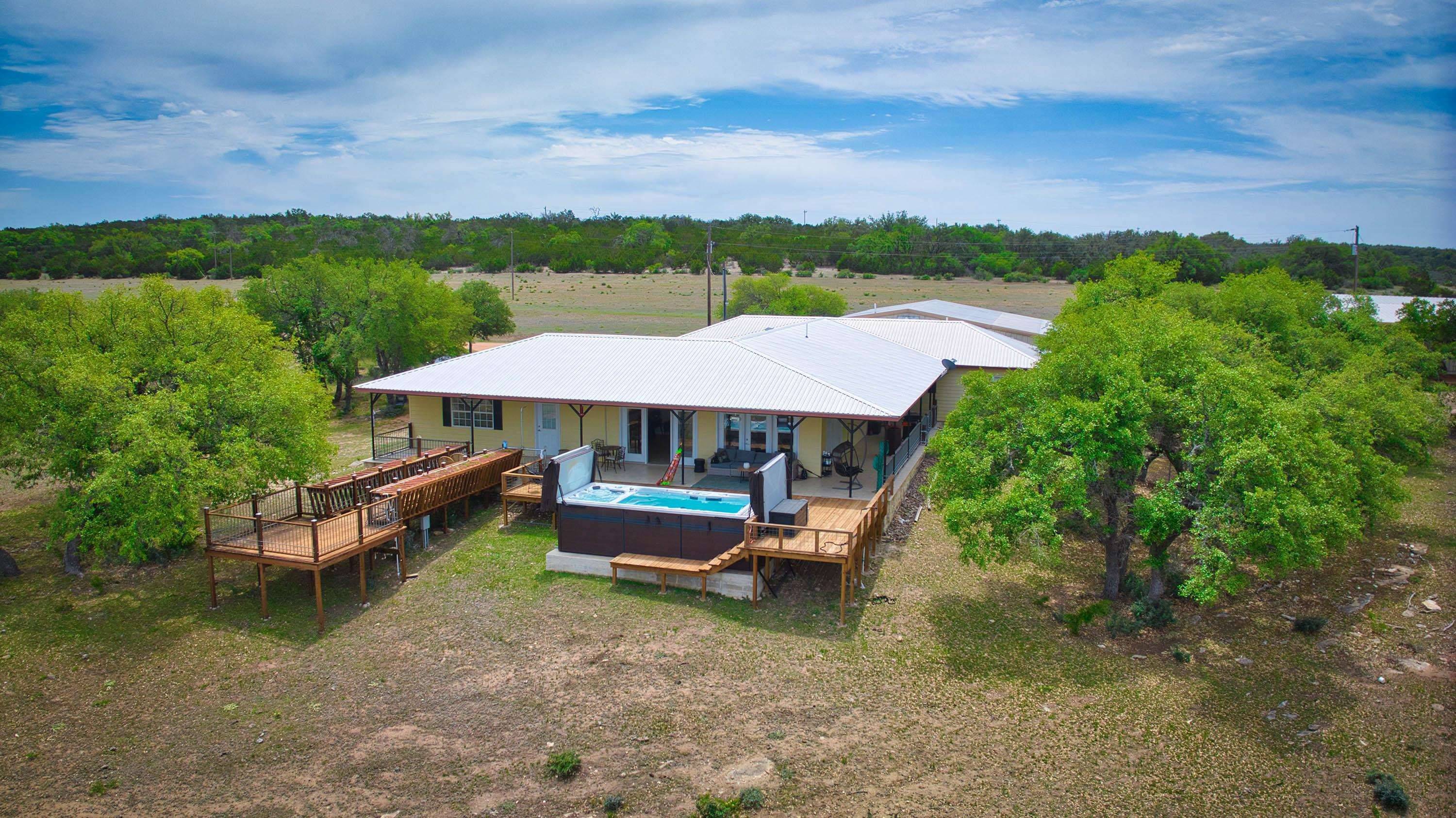 1941 Keese Sagebiel RD, Fredericksburg, TX 78624