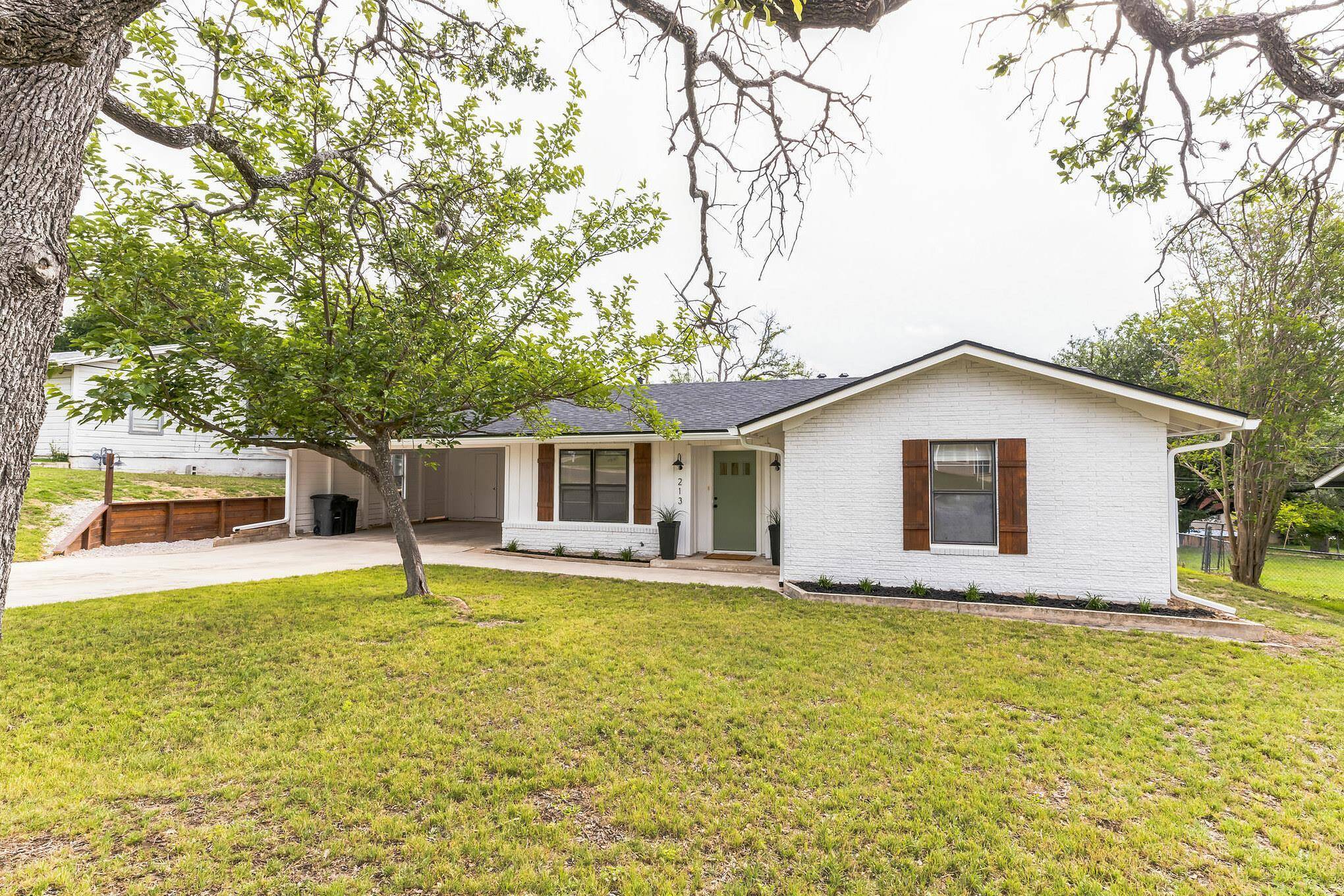 213 S Rice ST, Lampasas, TX 76550