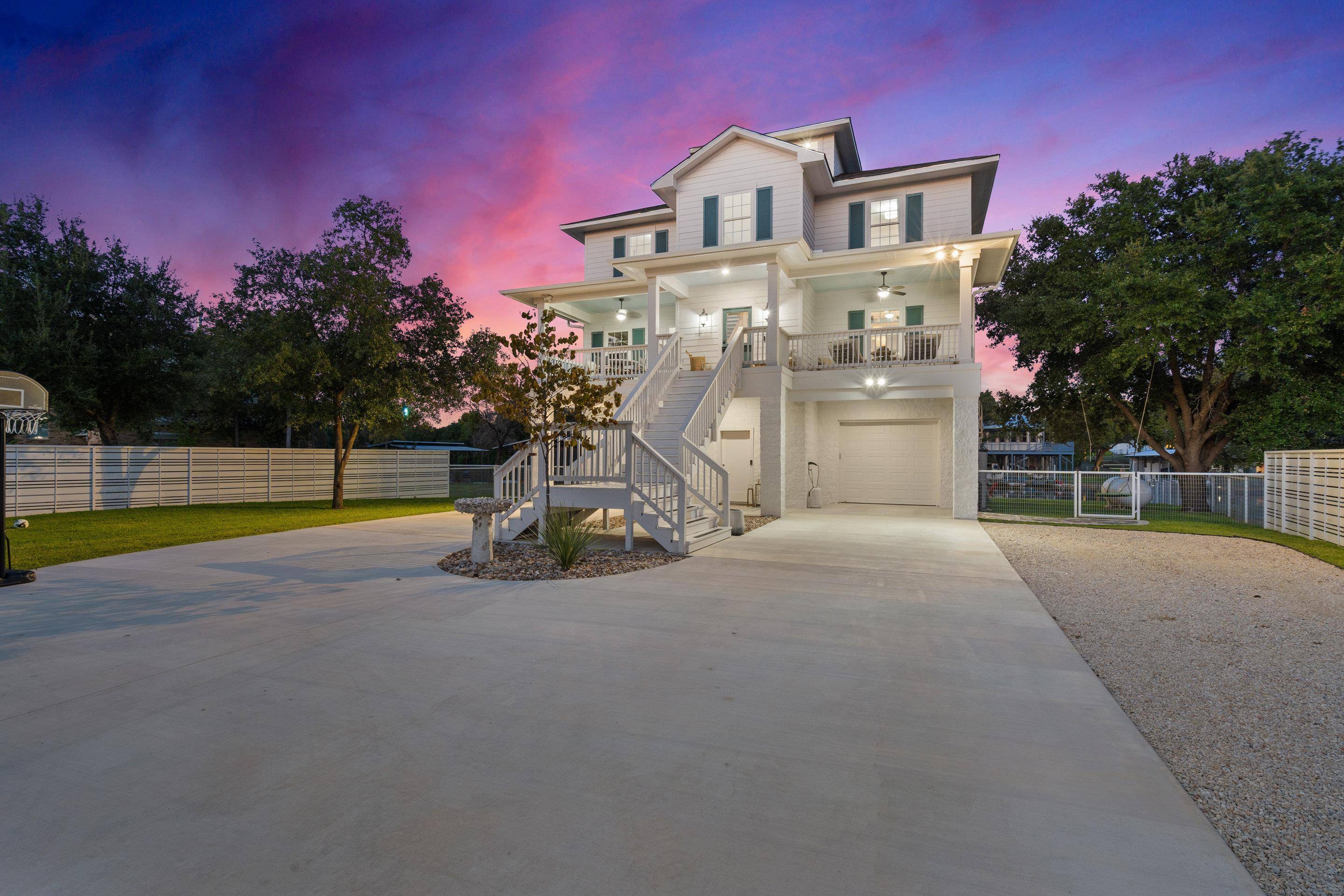 513 Oleander DR, Marble Falls, TX 78654