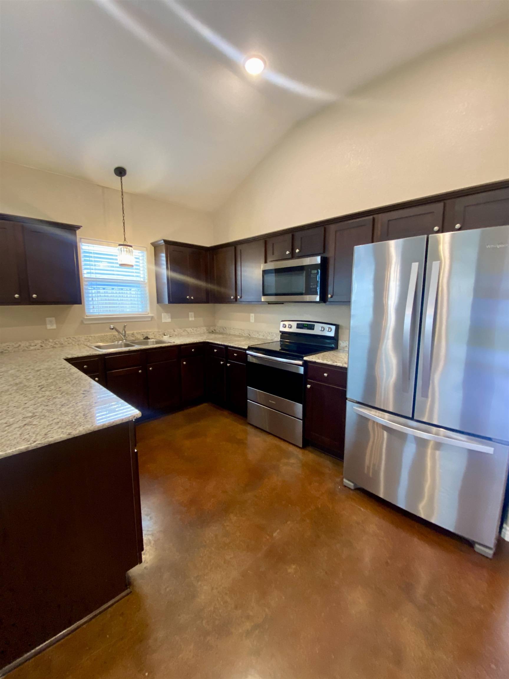 804 S Live Oak St ST, Lampasas, TX 76550