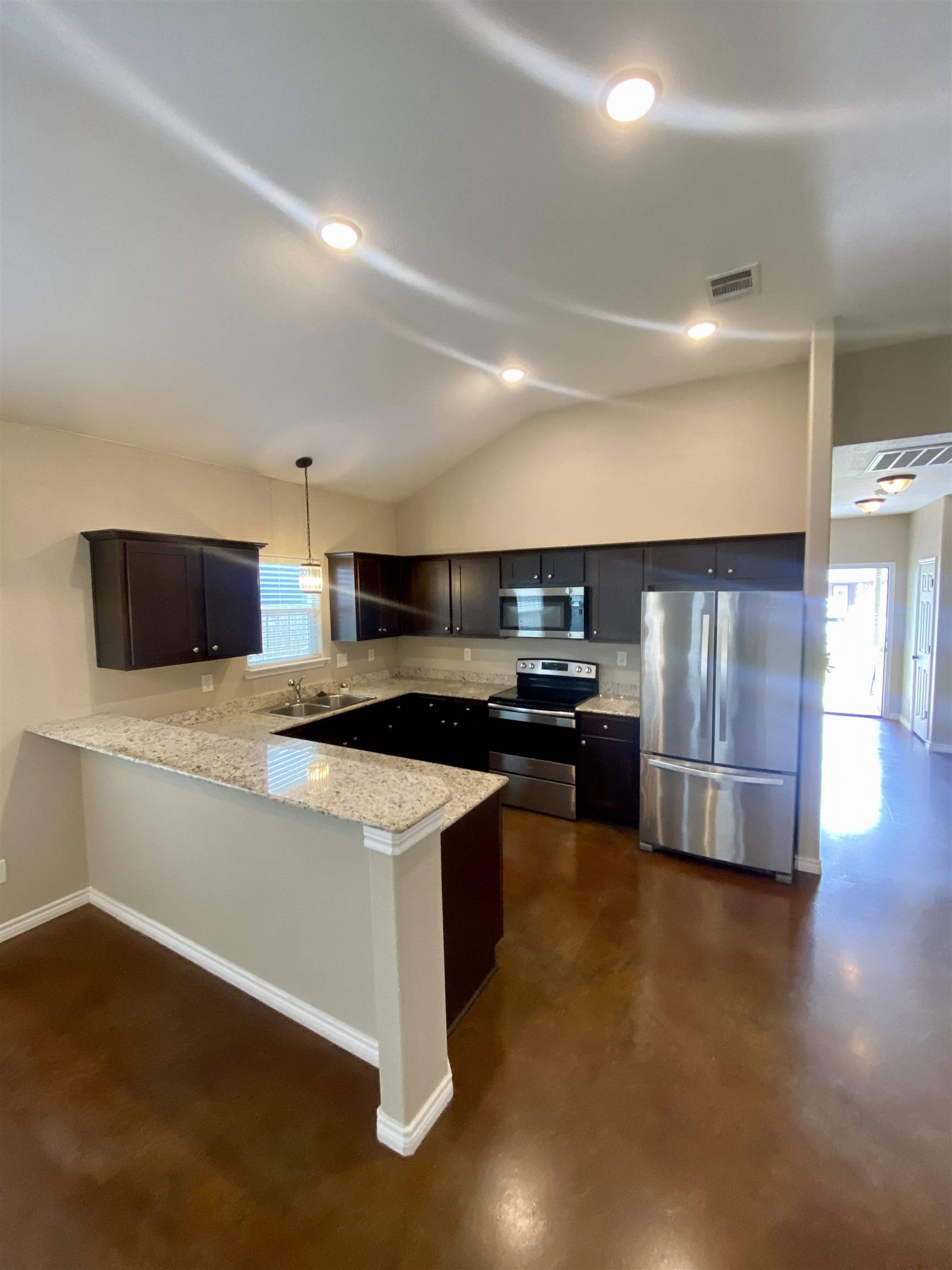 804 S Live Oak St ST, Lampasas, TX 76550