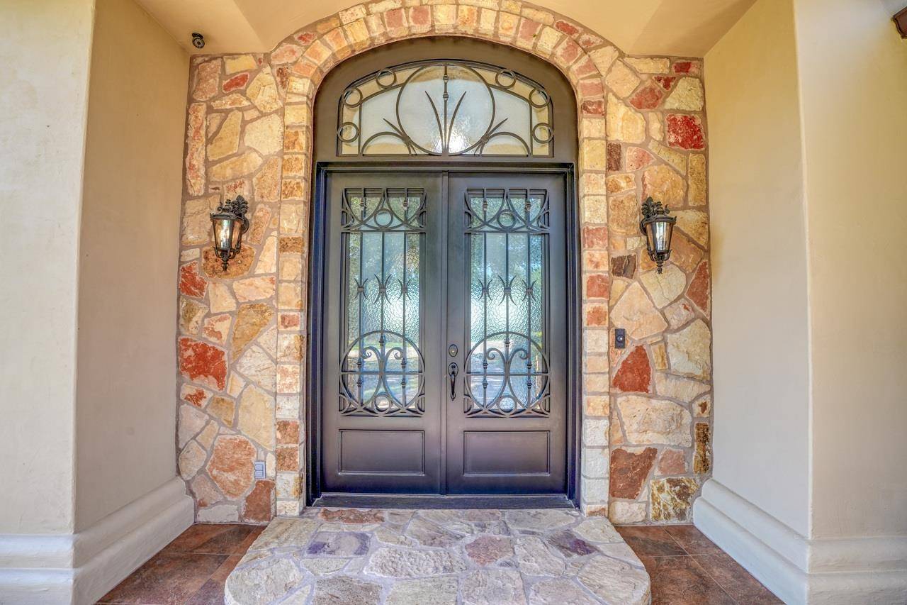 181 Sandstone Ridge, Marble Falls, TX 78654