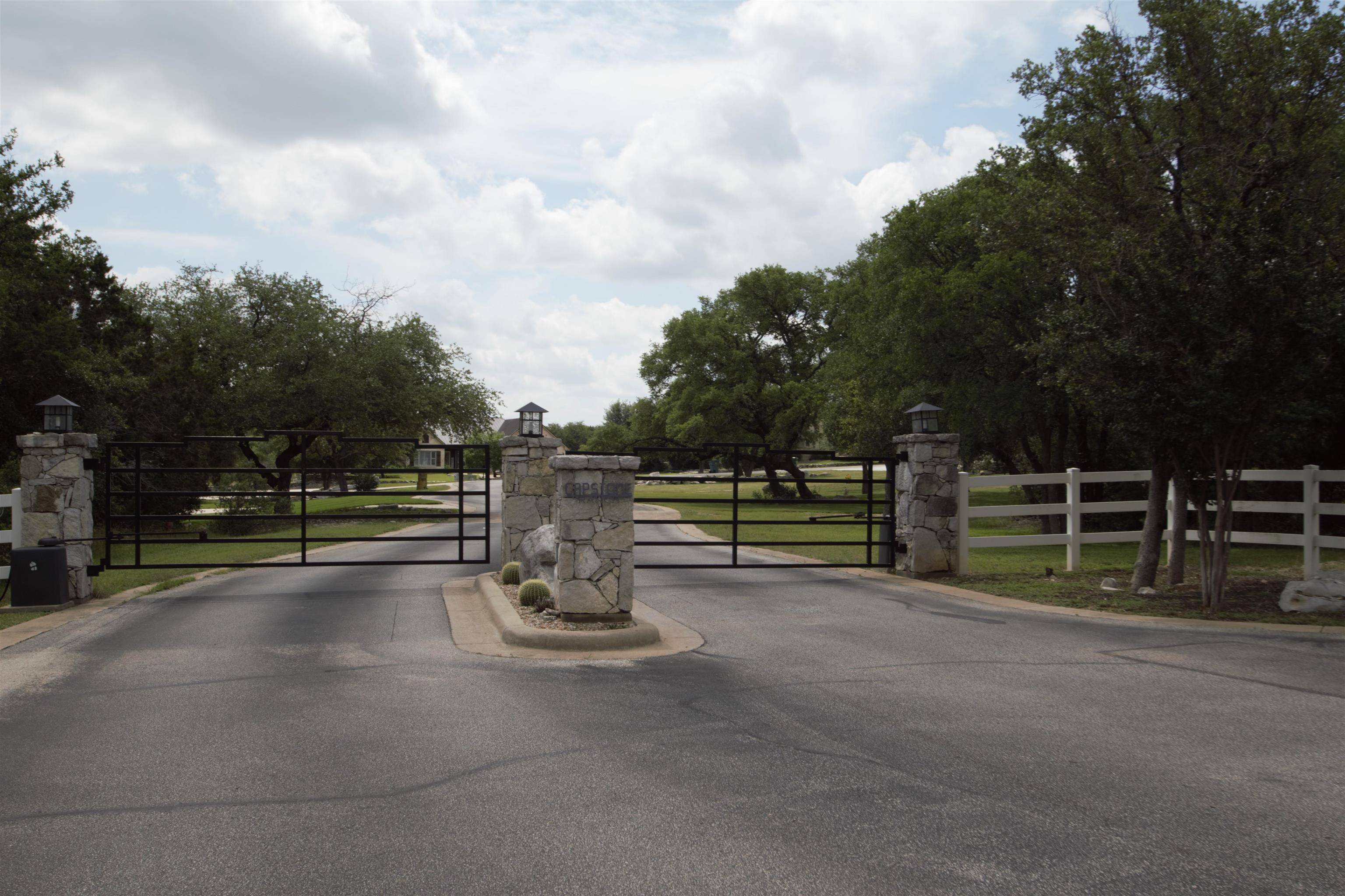 101 Creekside Cove, Marble Falls, TX 78654