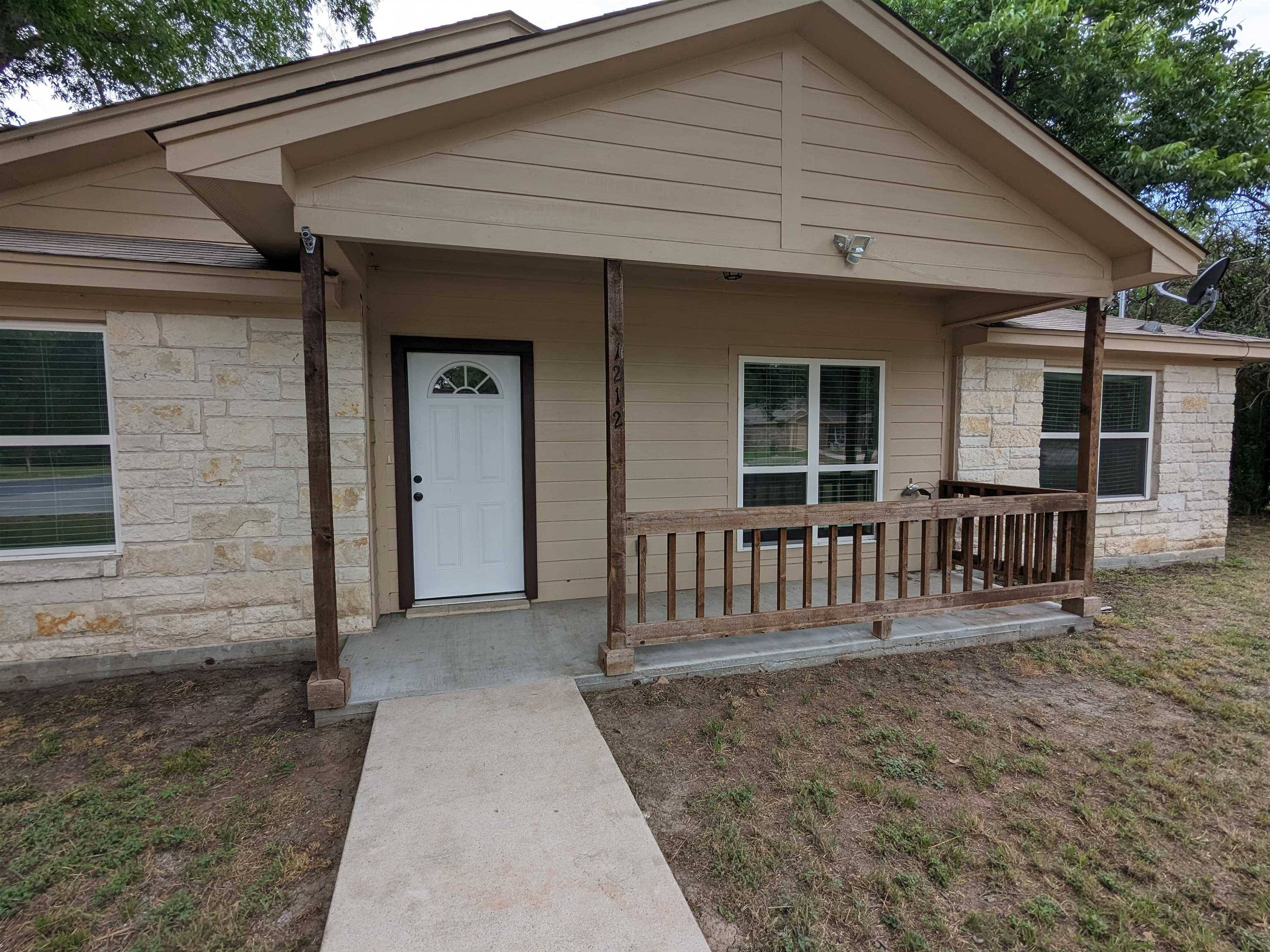1212 E Avenue G, Lampasas, TX 76550