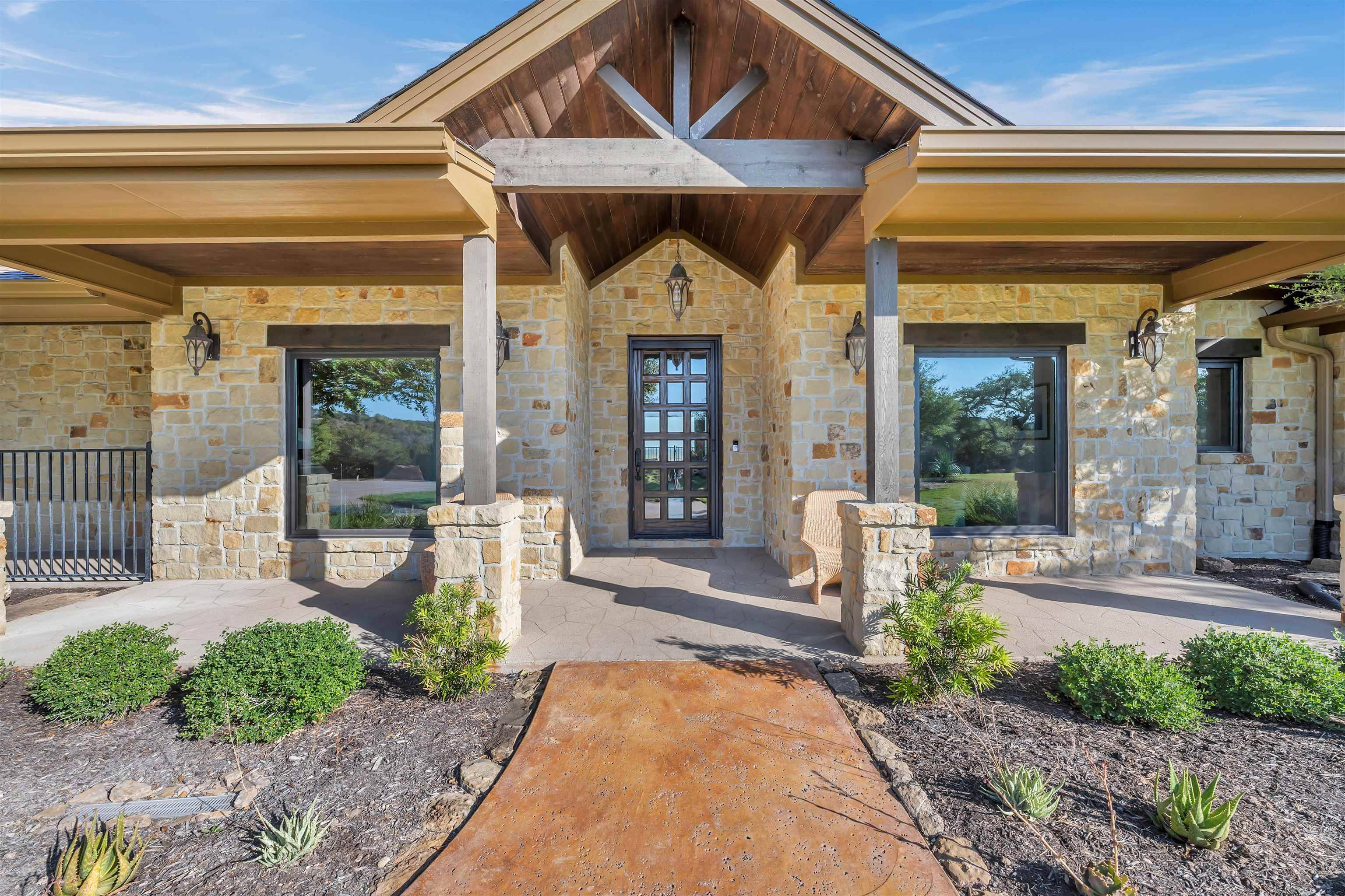 171 Sandstone Ridge DR, Marble Falls, TX 78654-7927