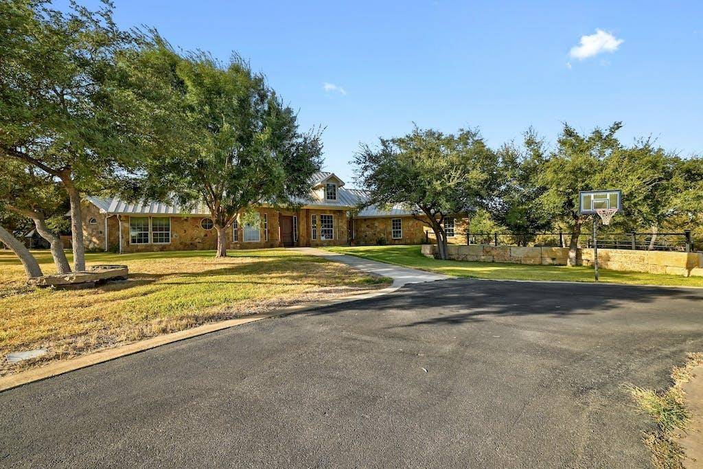 1151 Stone Mountain Drive, Marble Falls, TX 78657